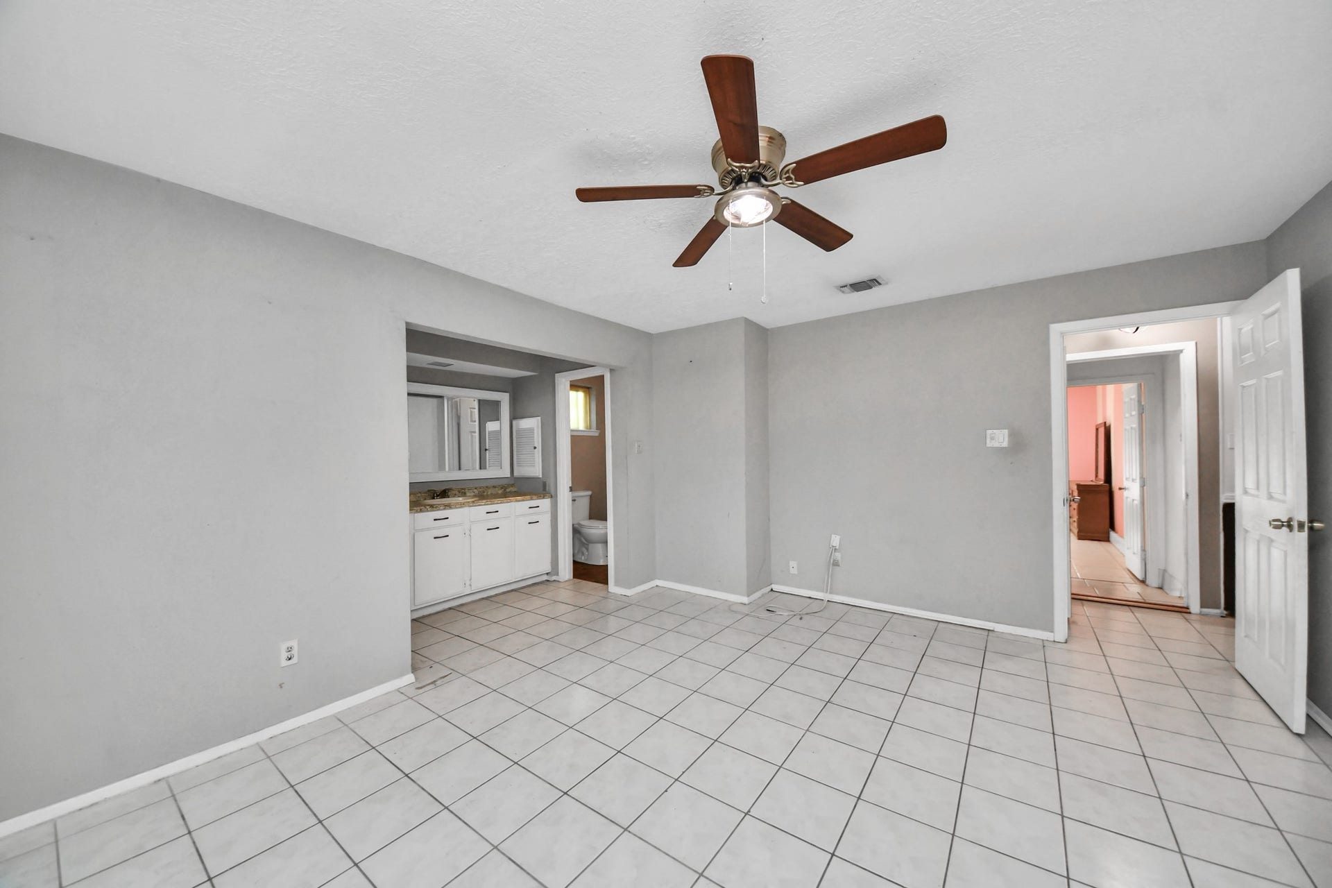 15103 Weil Place, Houston, TX 77060