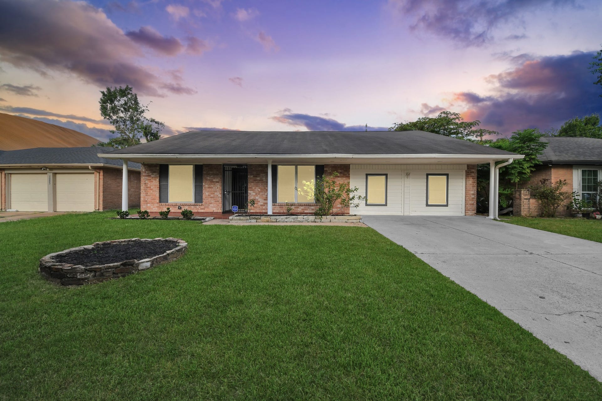 15103 Weil Place, Houston, TX 77060