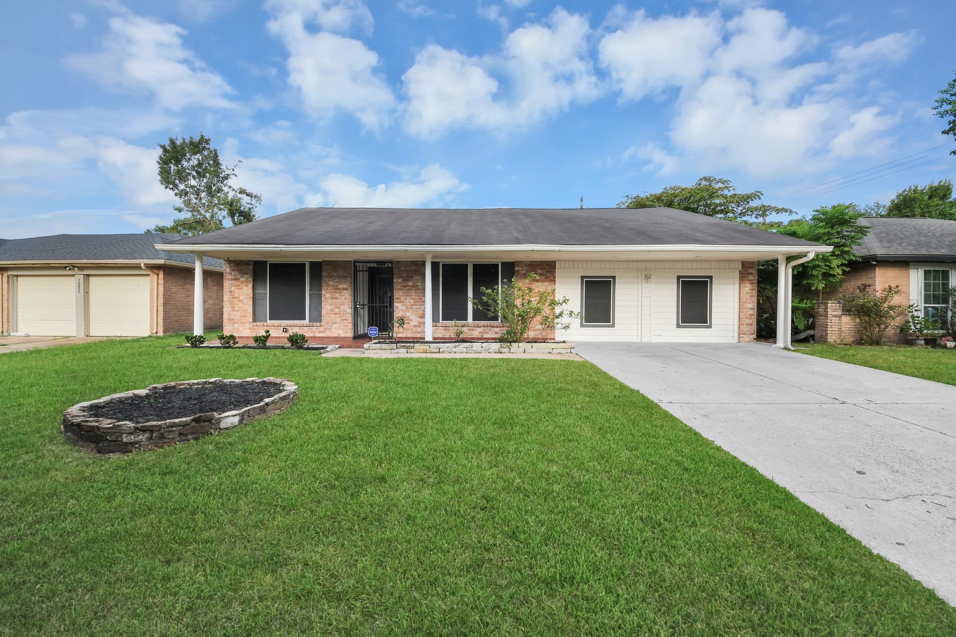15103 Weil Place, Houston, TX 77060