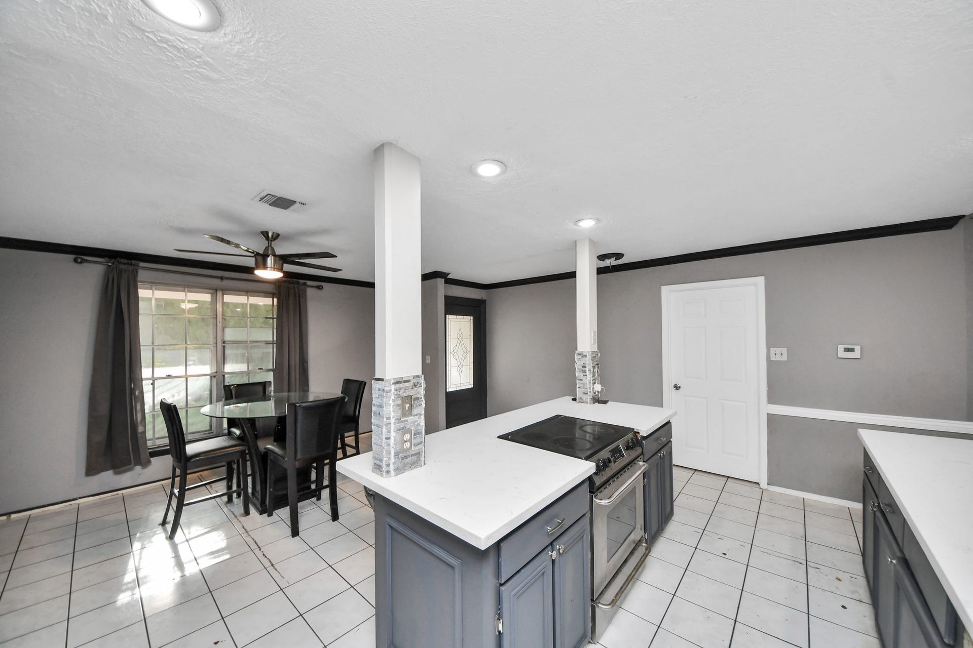 15103 Weil Place, Houston, TX 77060