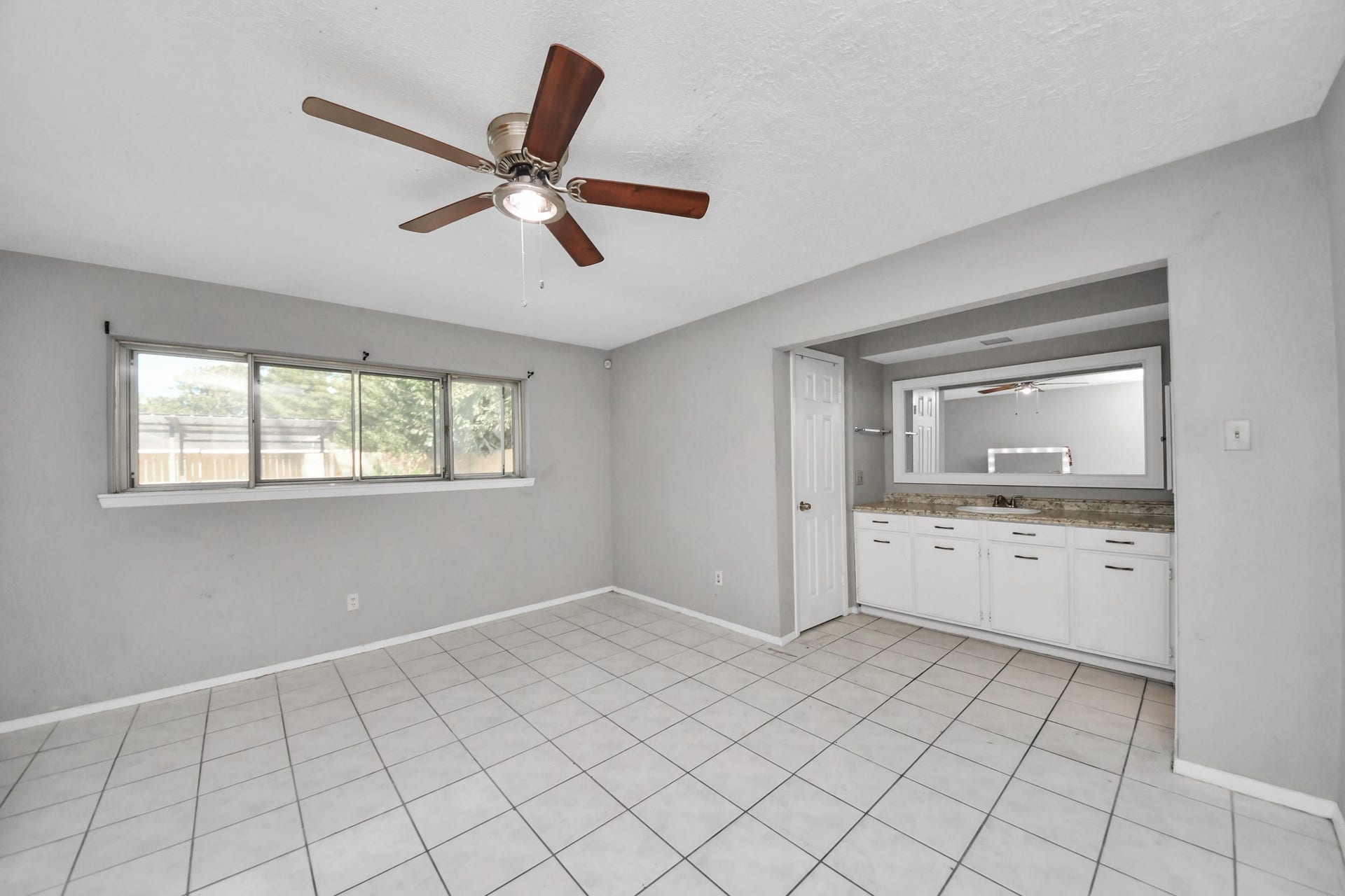 15103 Weil Place, Houston, TX 77060