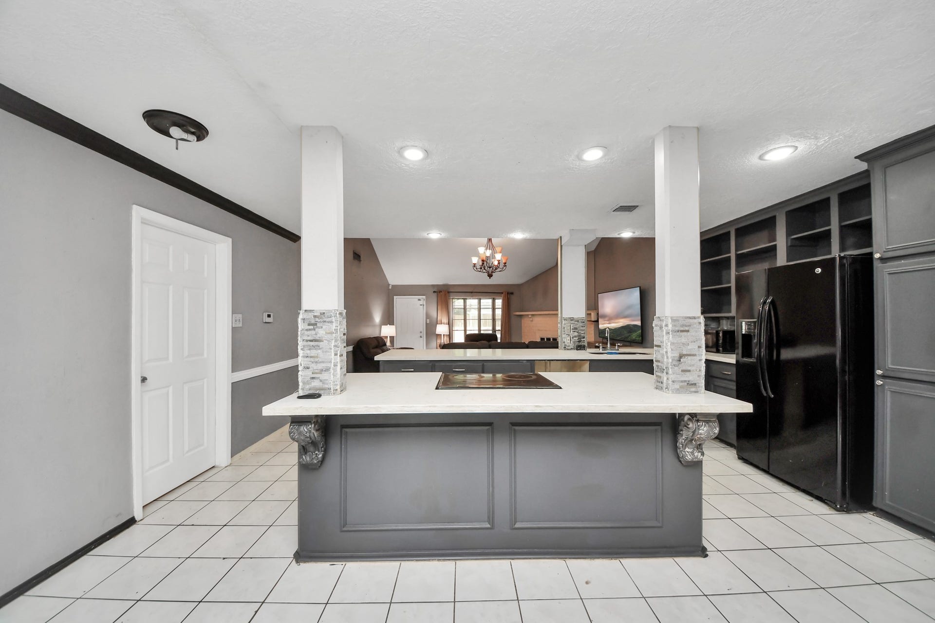 15103 Weil Place, Houston, TX 77060
