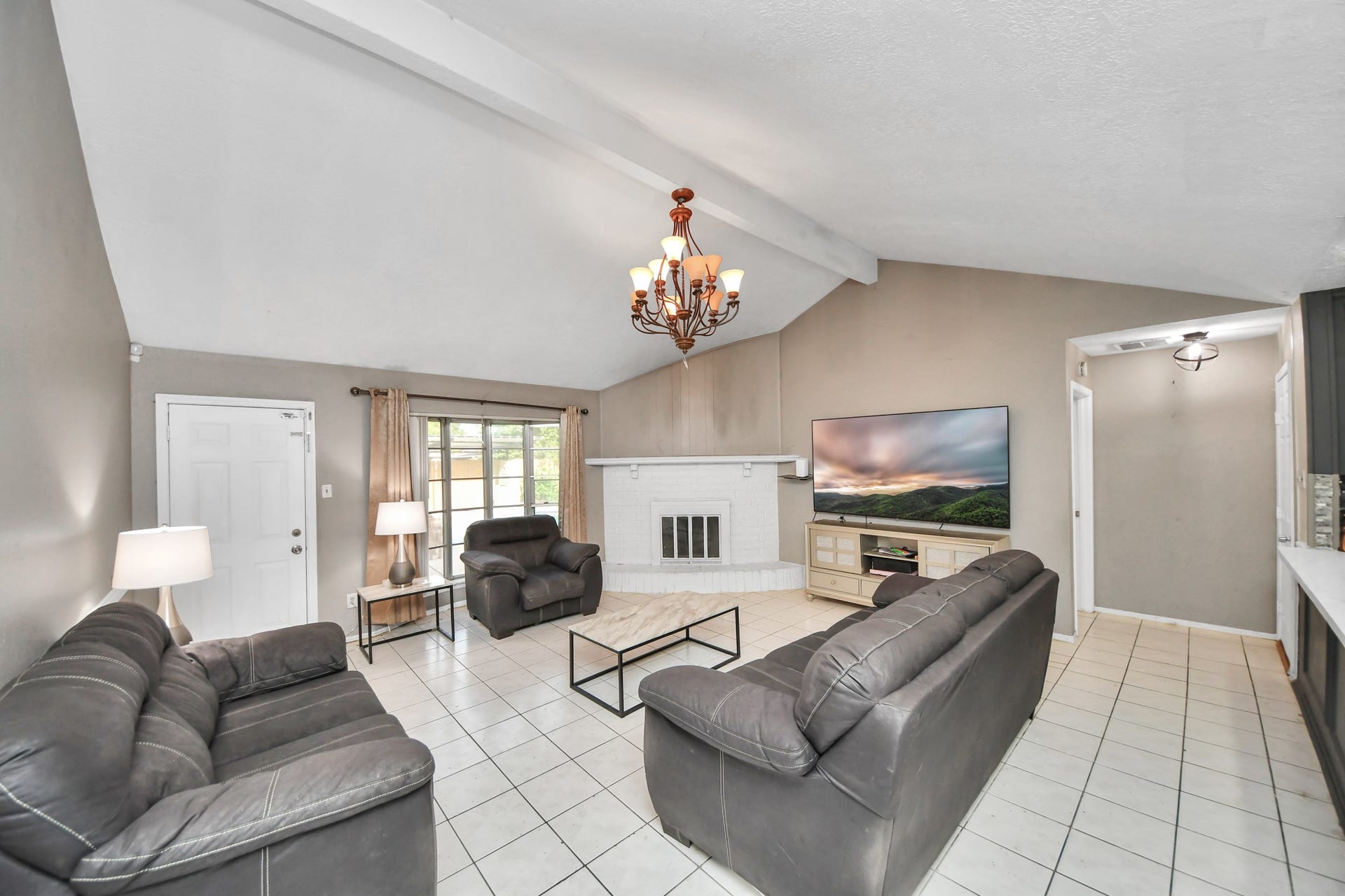 15103 Weil Place, Houston, TX 77060
