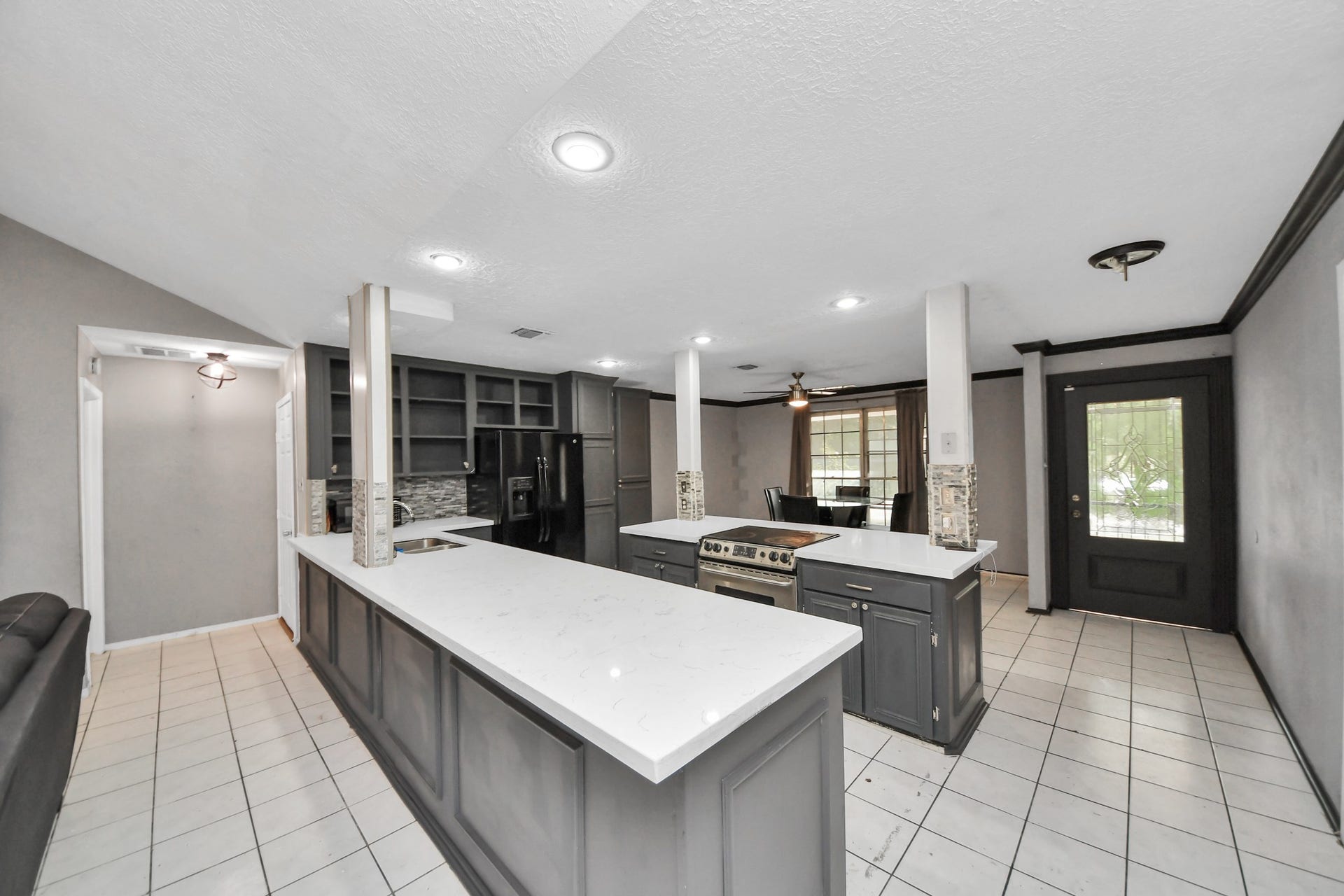 15103 Weil Place, Houston, TX 77060