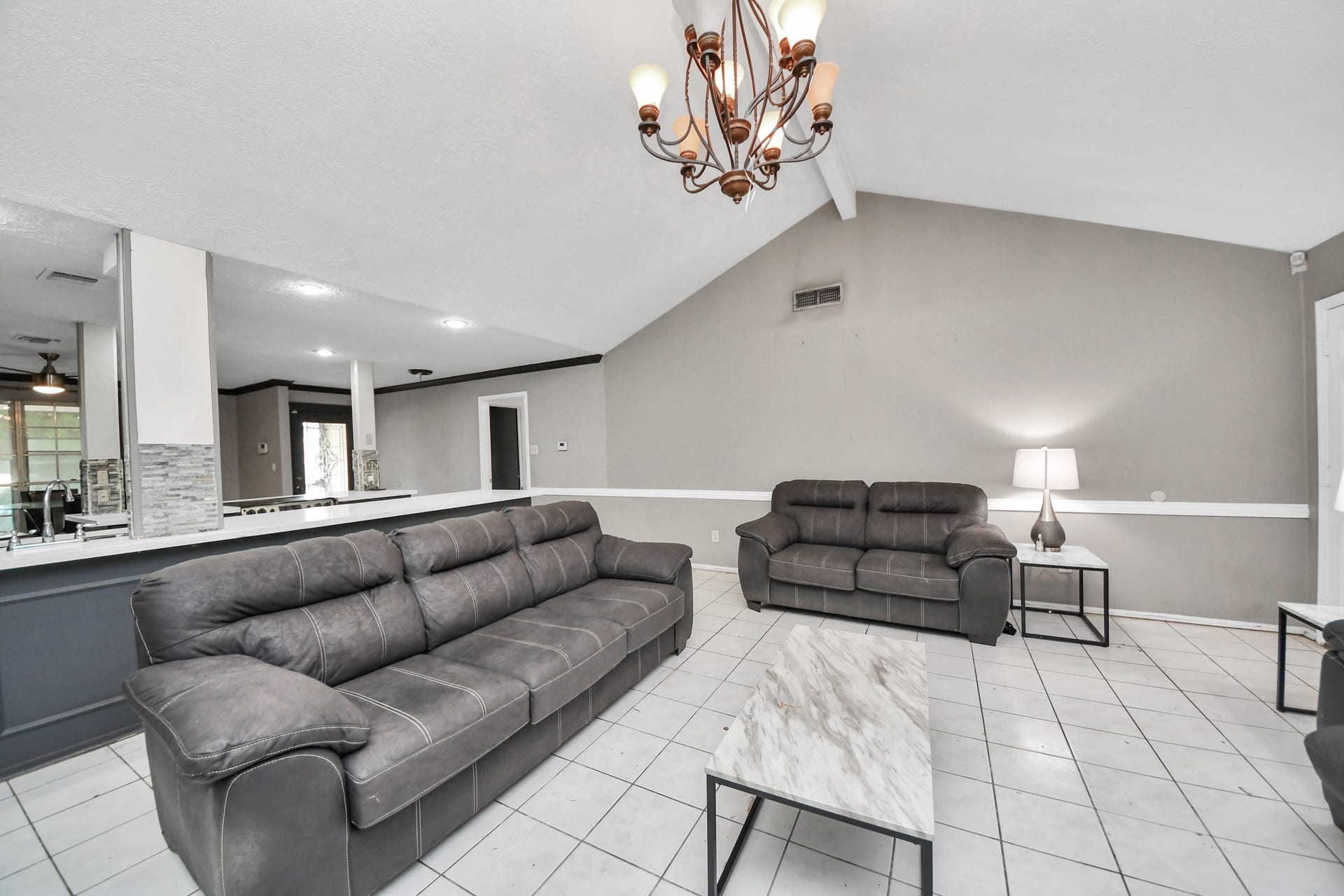 15103 Weil Place, Houston, TX 77060