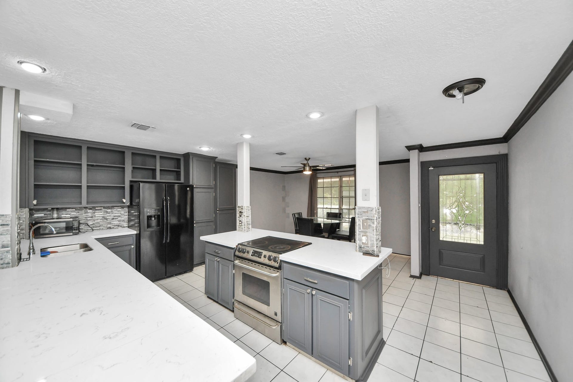 15103 Weil Place, Houston, TX 77060