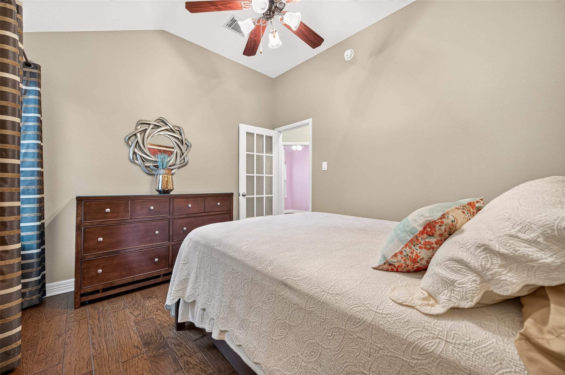 211 Little Summer Drive, Rosenberg, TX 77469 Another view of secondary bedroom with a ceiling fan and good closet space.