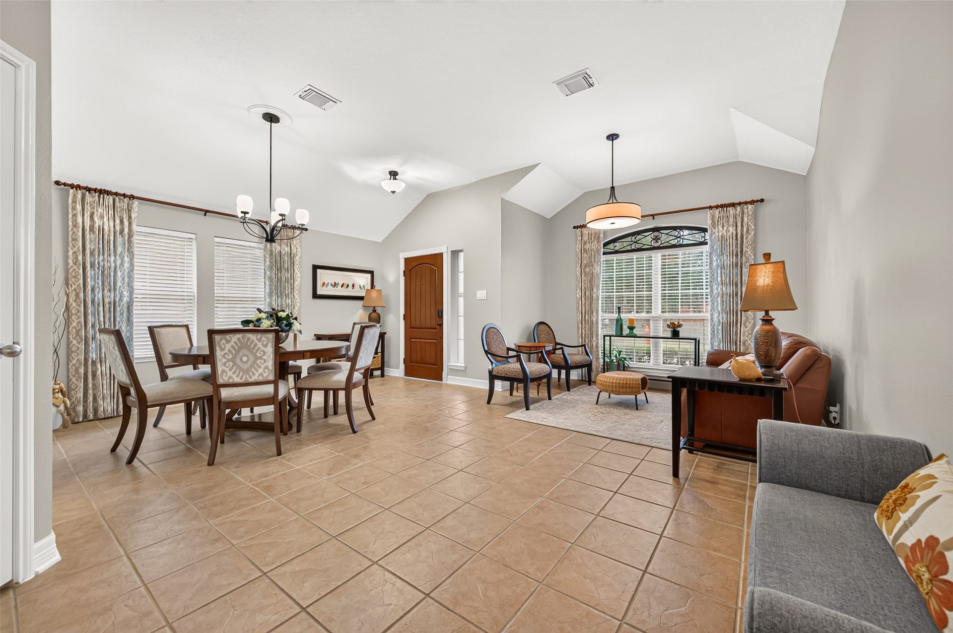 211 Little Summer Drive, Rosenberg, TX 77469 Open formal living and dining areas just off the entry with high ceilings.