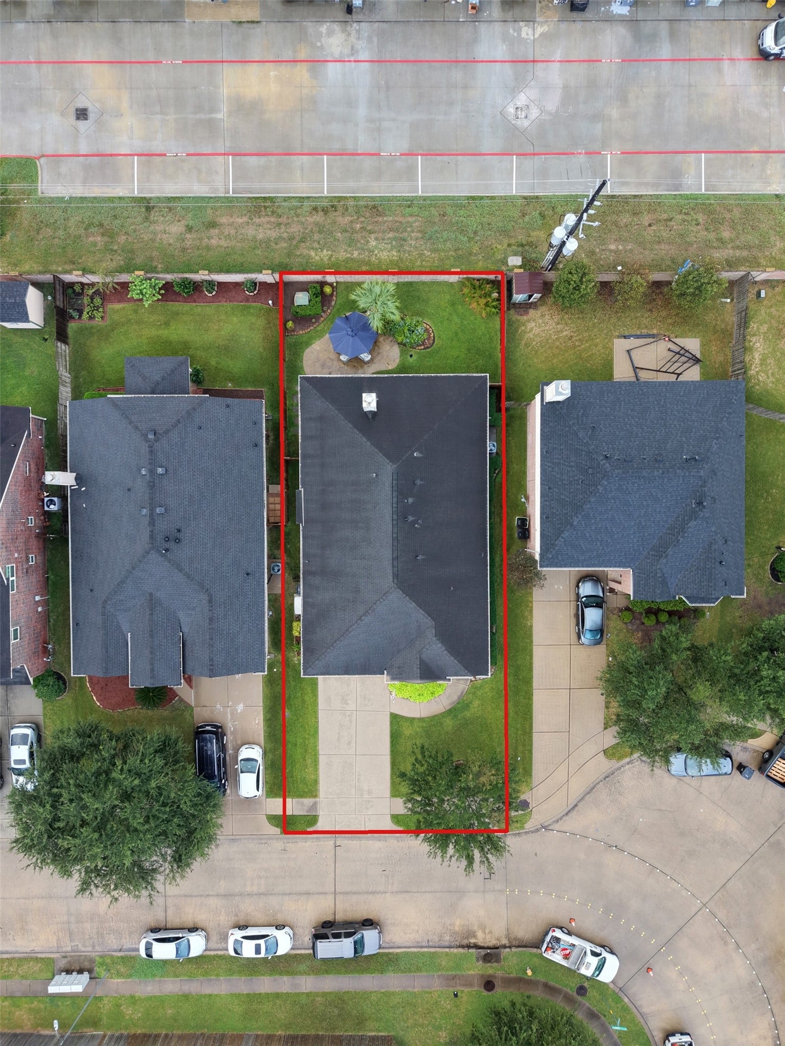 211 Little Summer Drive, Rosenberg, TX 77469 Aerial view of the home and lot. Very quiet with no back neighbors!