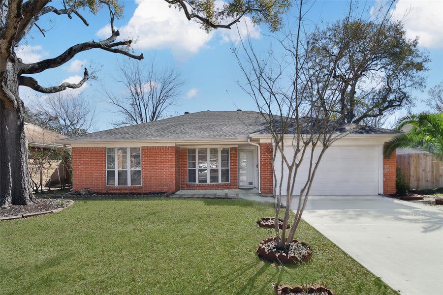 Property photo for 990 Redway Lane, Houston, TX