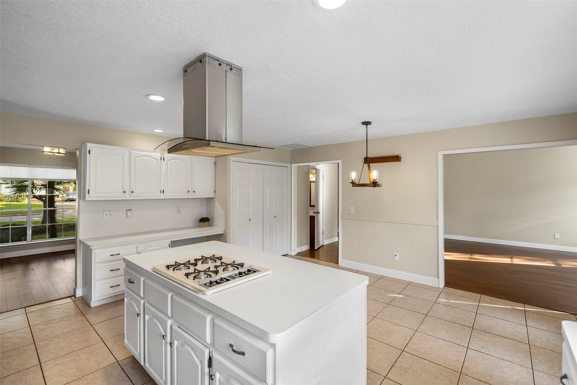 2631 Woodsboro Drive, Spring, TX 77388 2631 Woodsboro Drive, Spring, TX 77388