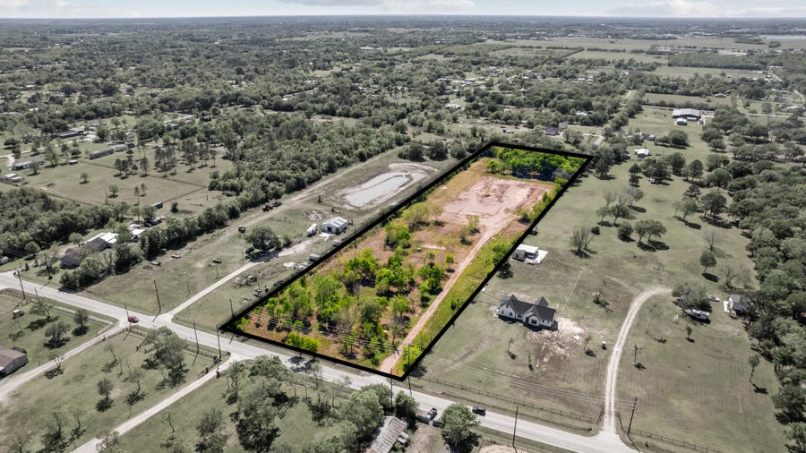 Property photo for 1403 Algoa Friendswood Road, Alvin, TX