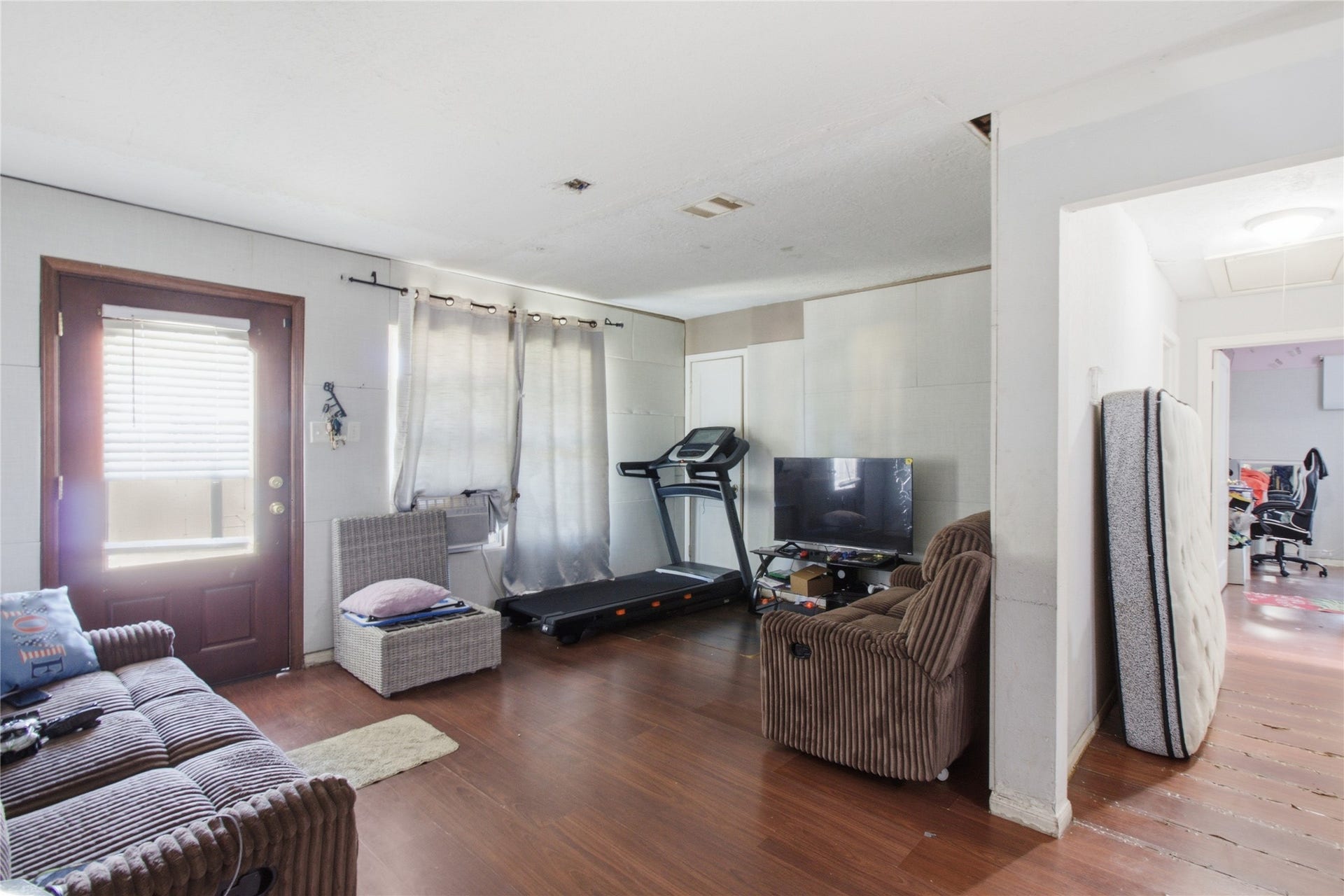 6038 Belmark Street, Houston, TX 77033 6038 Belmark Street, Houston, TX 77033