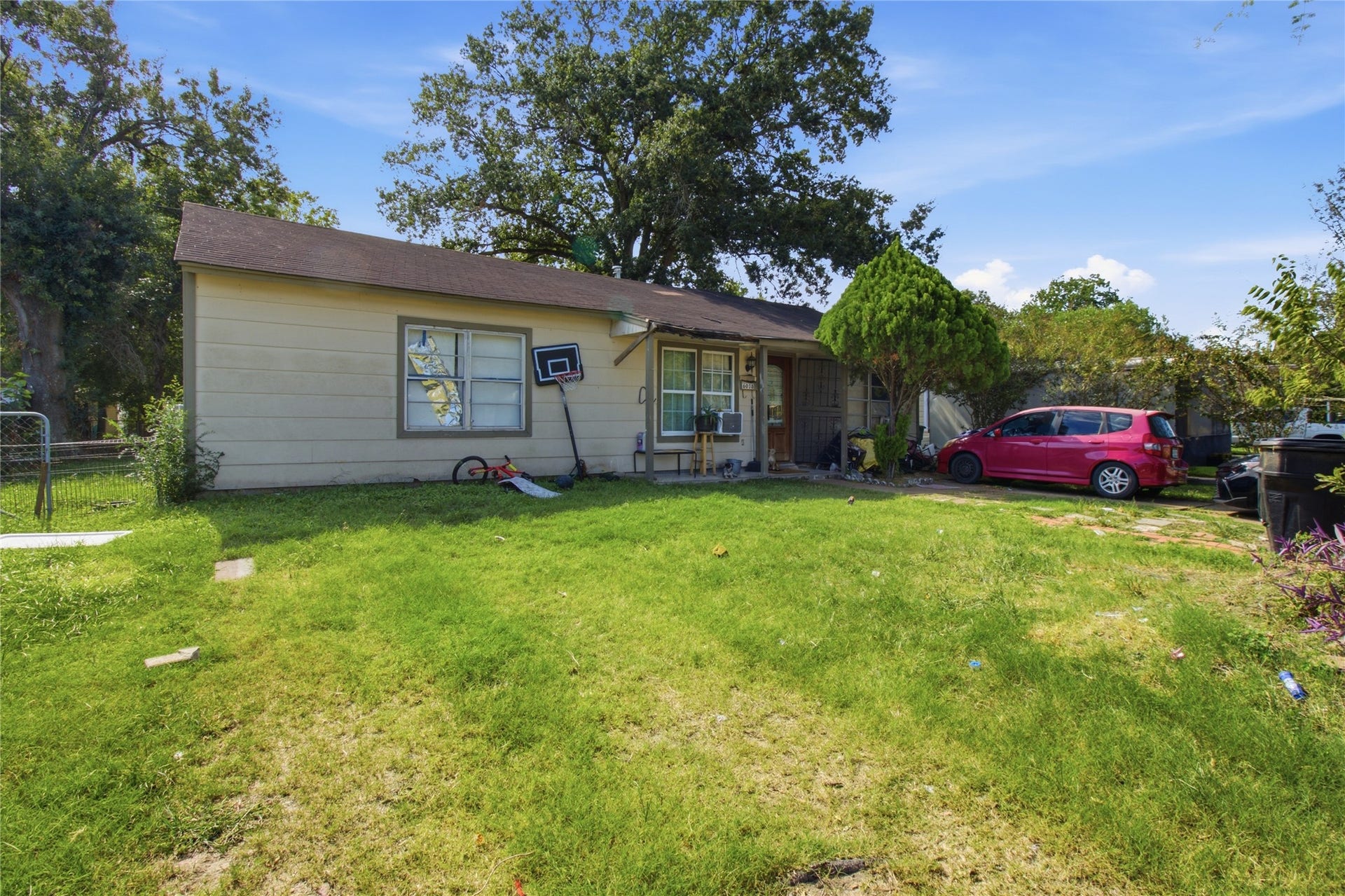 6038 Belmark Street, Houston, TX 77033 6038 Belmark Street, Houston, TX 77033
