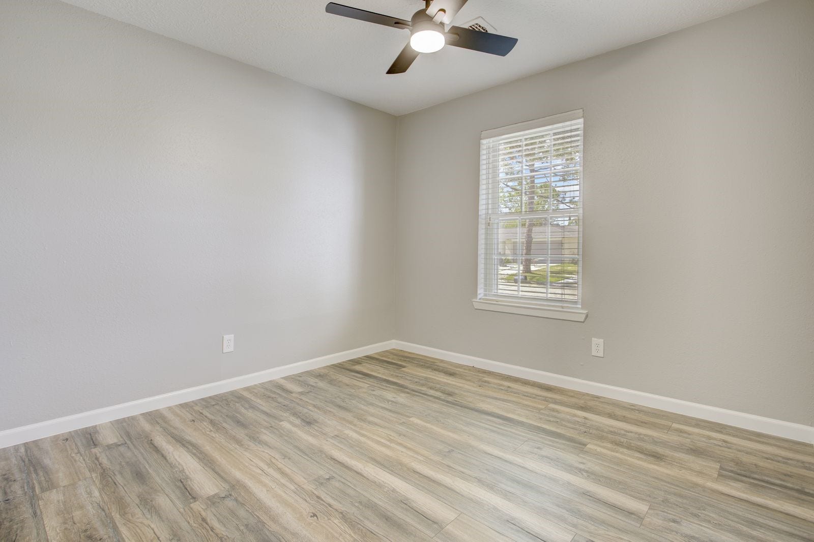 10403 Stockman Lane, Sugar Land, TX 77498 10403 Stockman Lane, Sugar Land, TX 77498