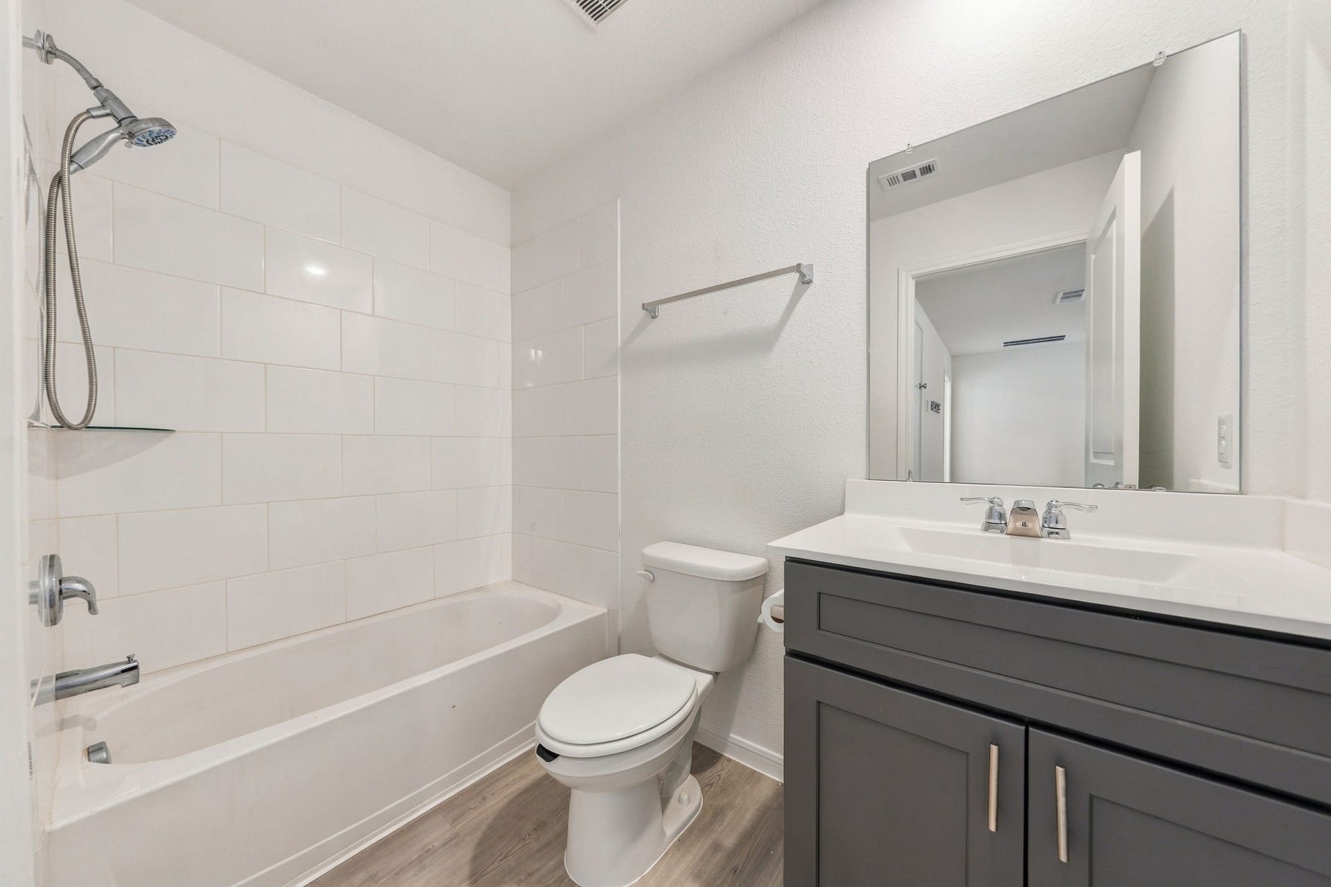 24526 Red Hawthorn Trace, Porter, TX 77365 Bathroom