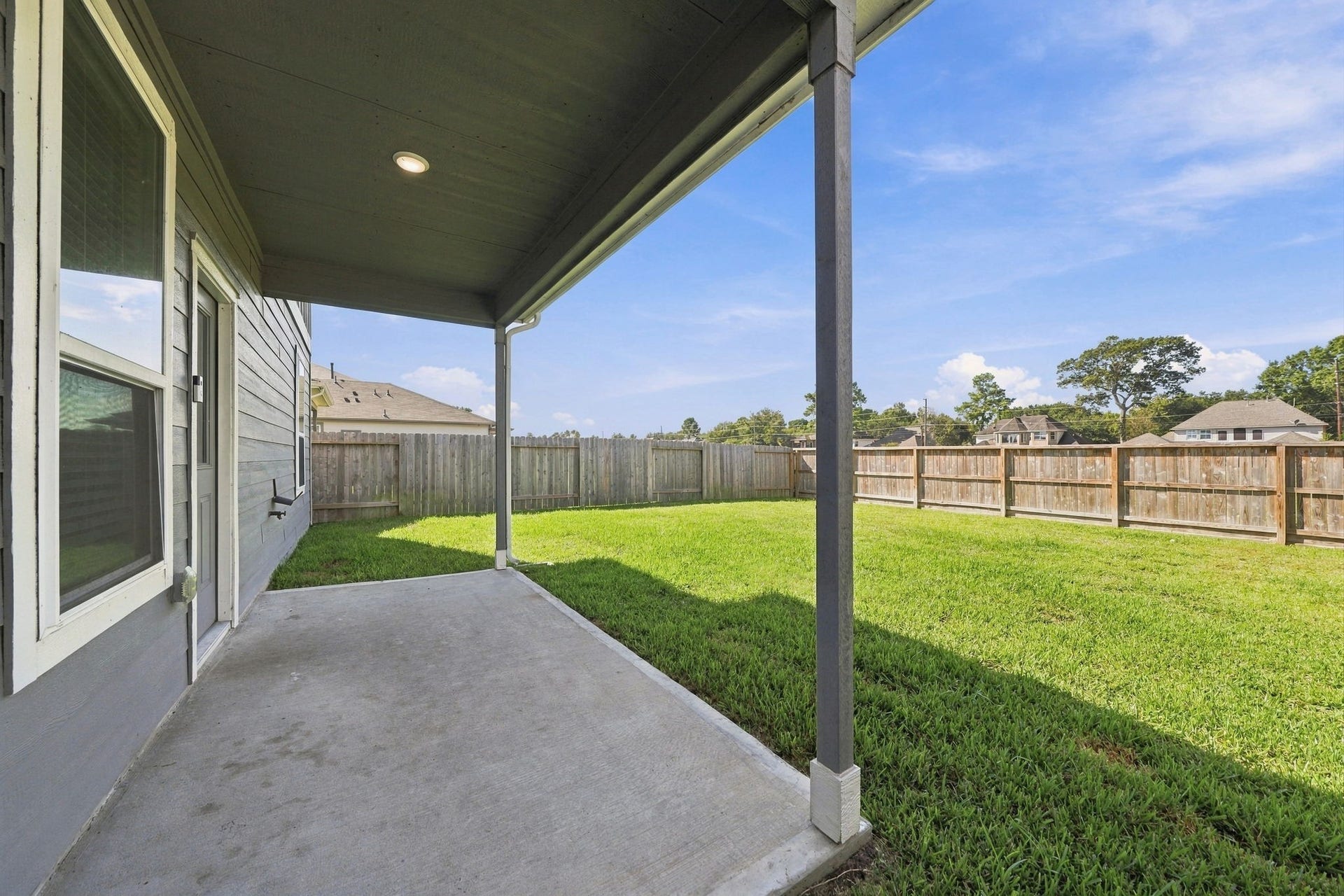 24526 Red Hawthorn Trace, Porter, TX 77365 Patio