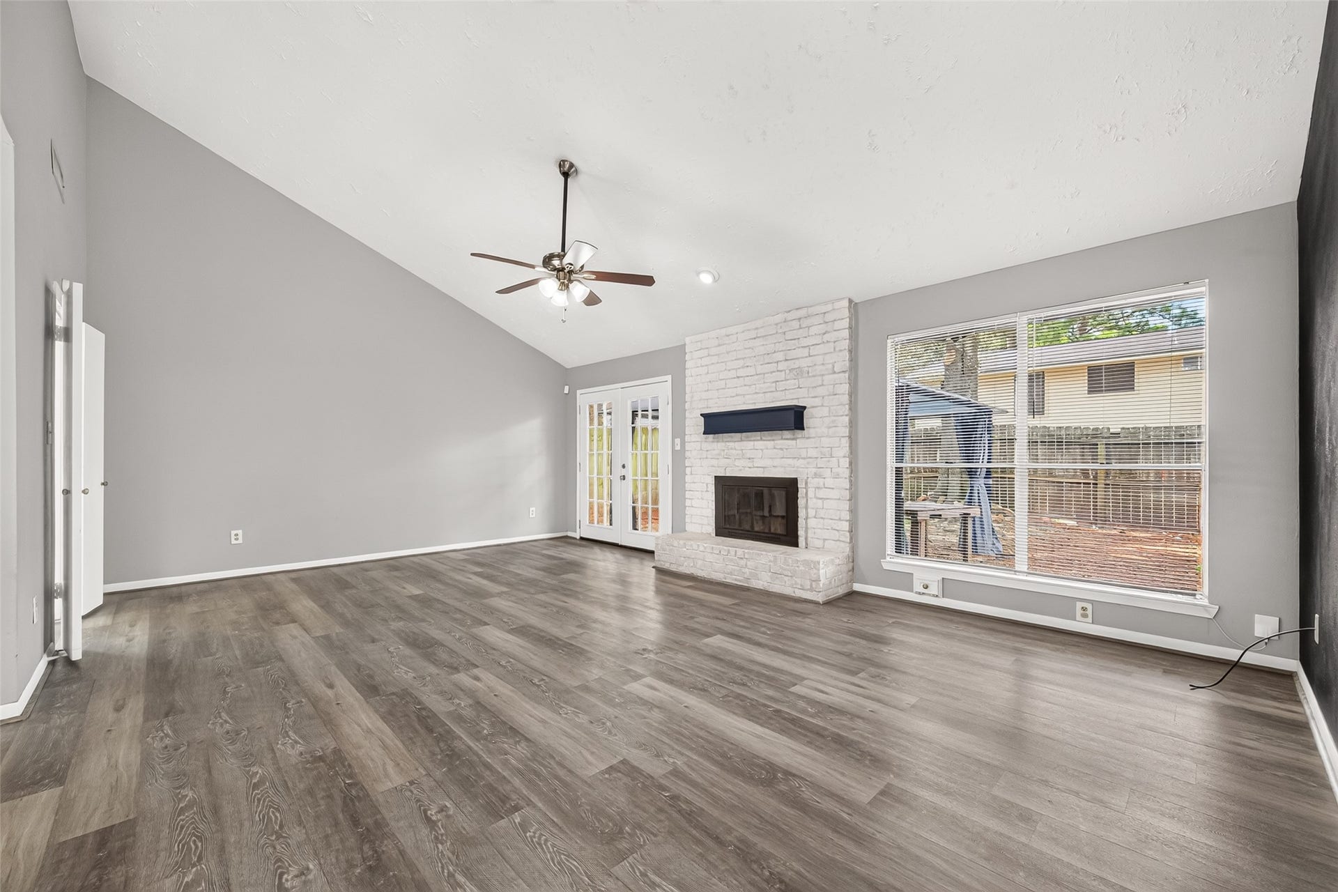 25815 Pepper Ridge Lane, Spring, TX 77373 Living Room