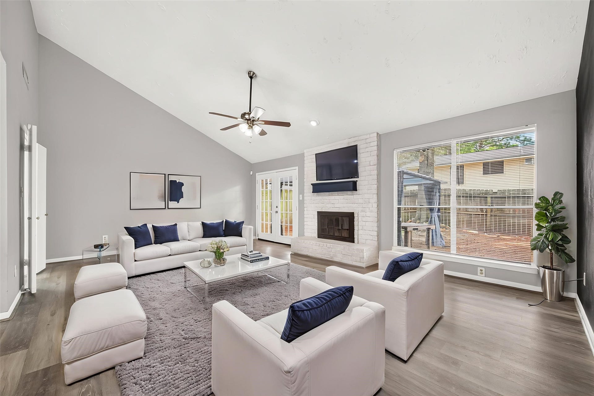 25815 Pepper Ridge Lane, Spring, TX 77373 Living Room