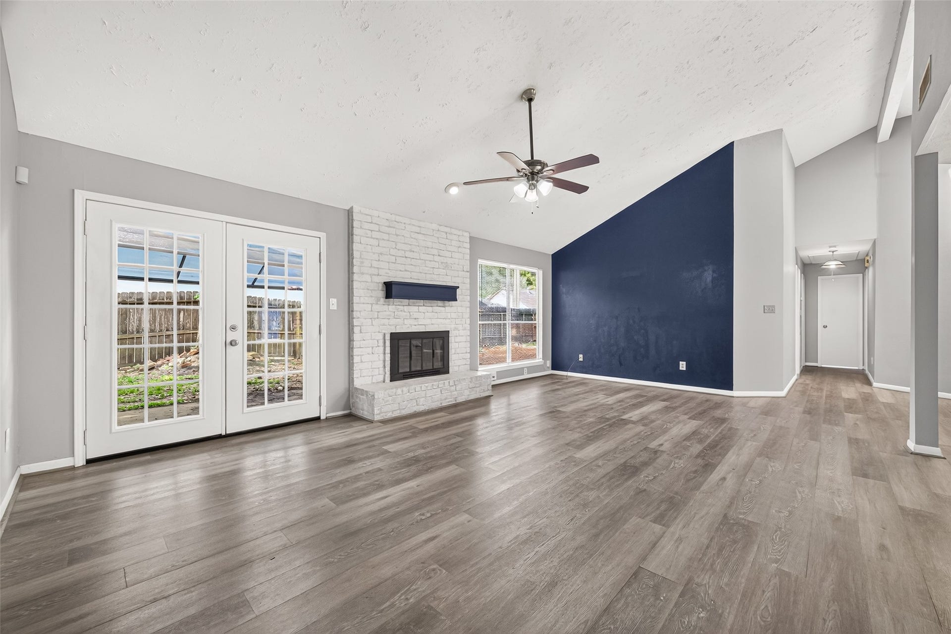 25815 Pepper Ridge Lane, Spring, TX 77373 Living Room