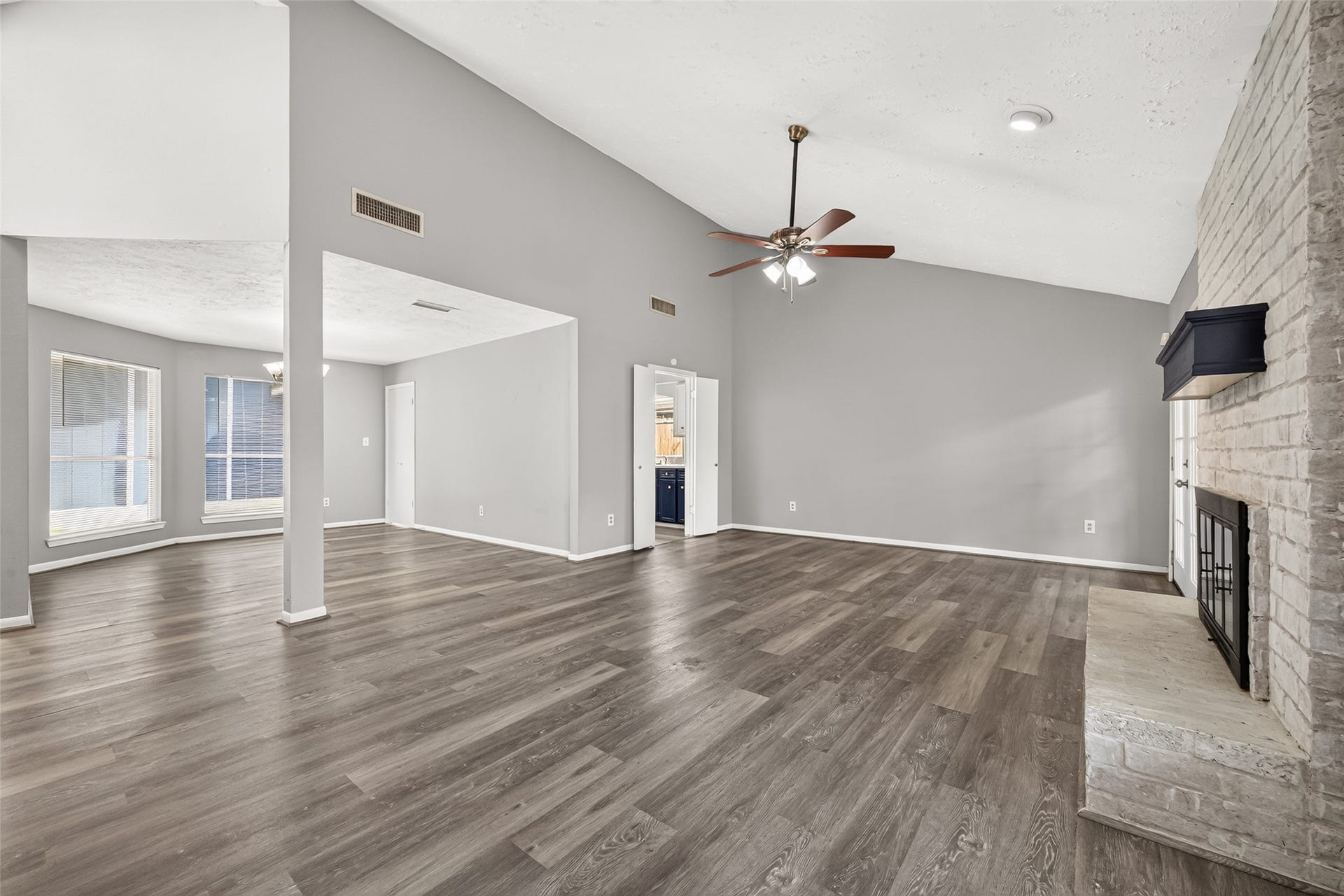 25815 Pepper Ridge Lane, Spring, TX 77373 Living Room