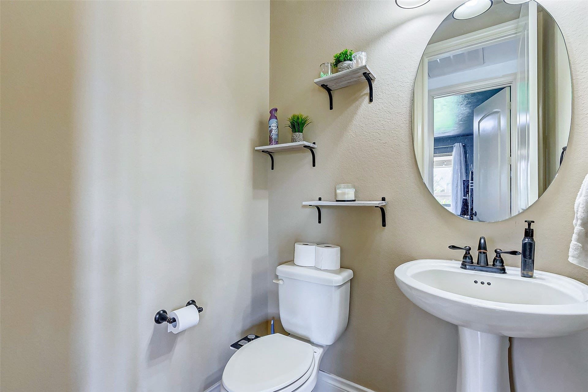 16214 Canova Hill Lane, Houston, TX 77044 16214 Canova Hill Lane, Houston, TX 77044