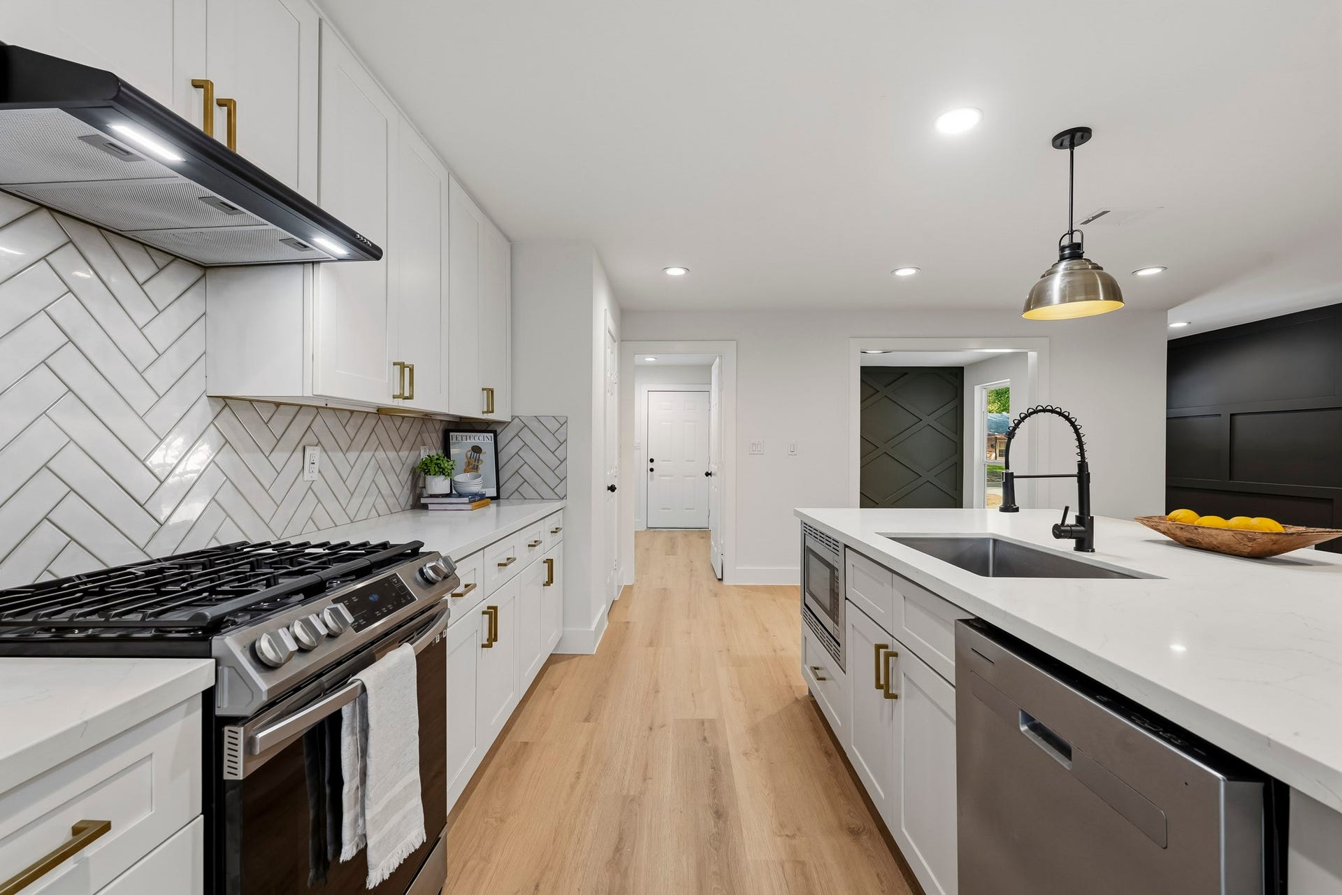 6003 Sanford Road, Houston, TX 77096