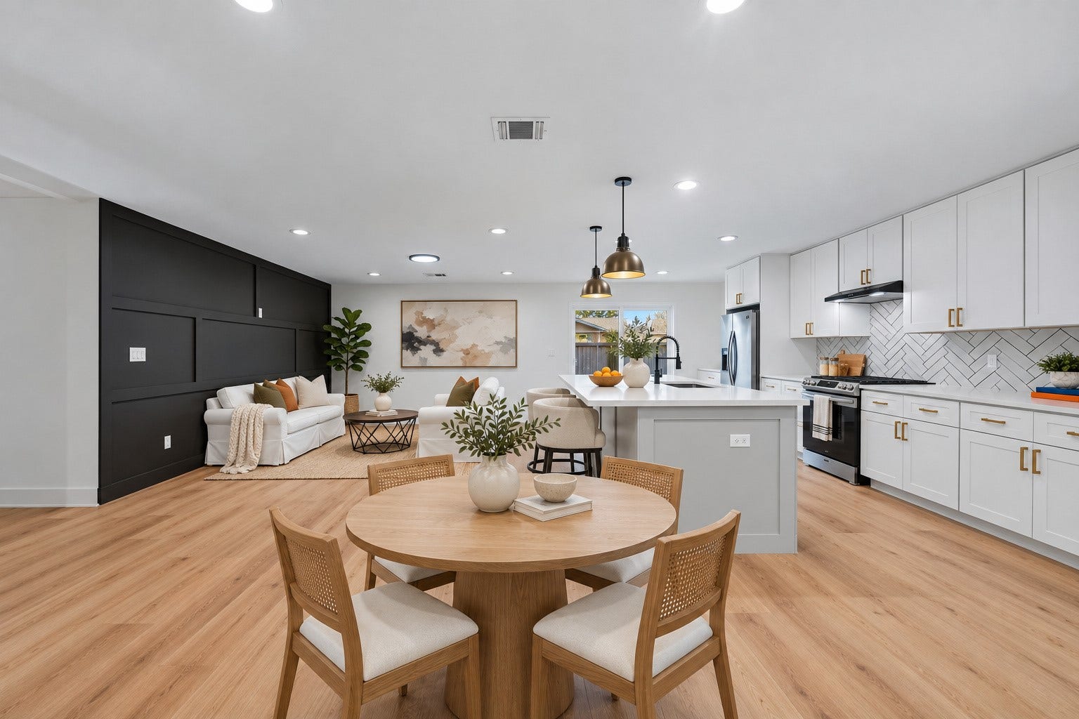 Combo virtual & real staging