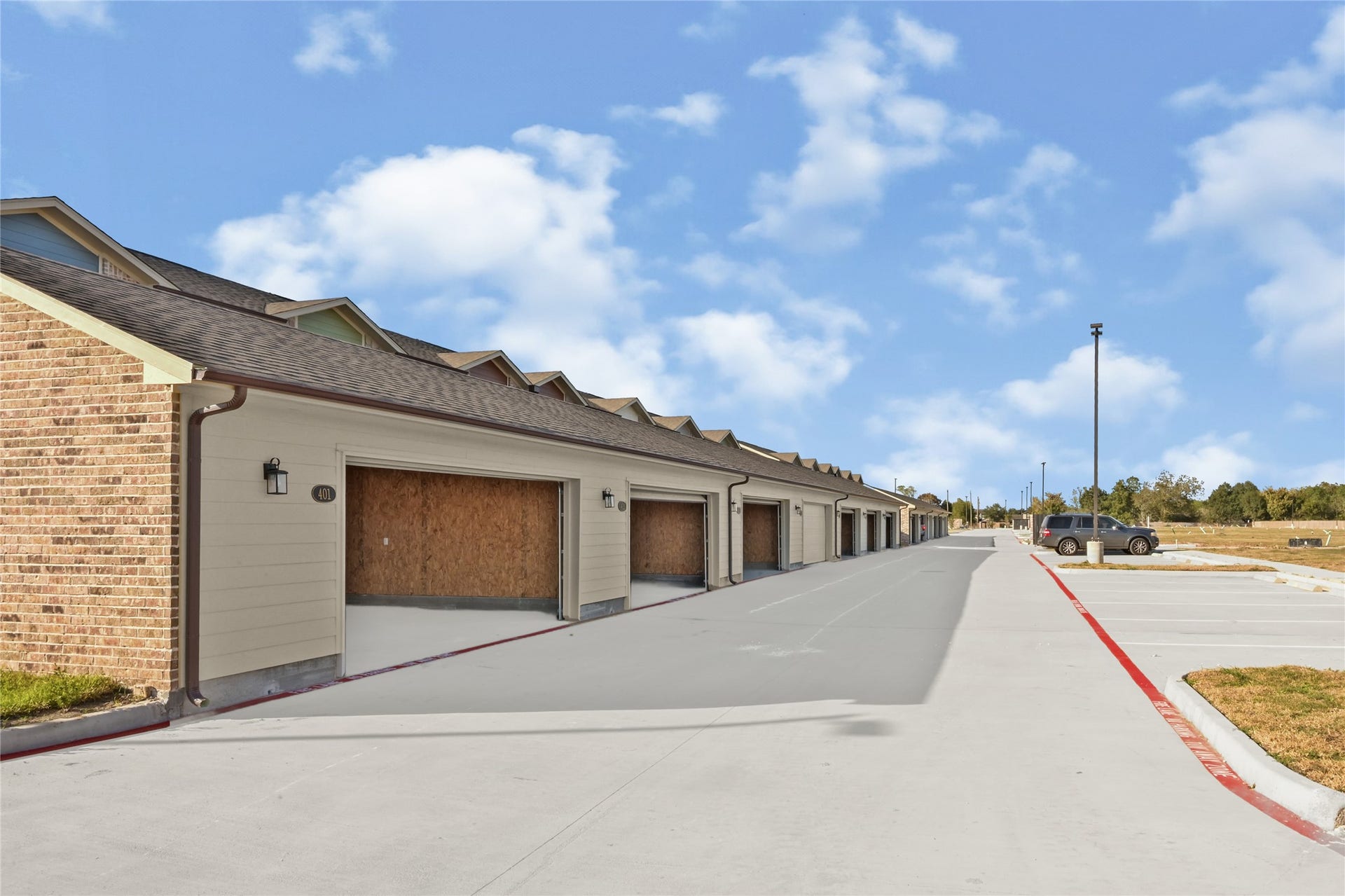 500 Legacy, #401, Alvin, TX 77511 Private 2 car garage