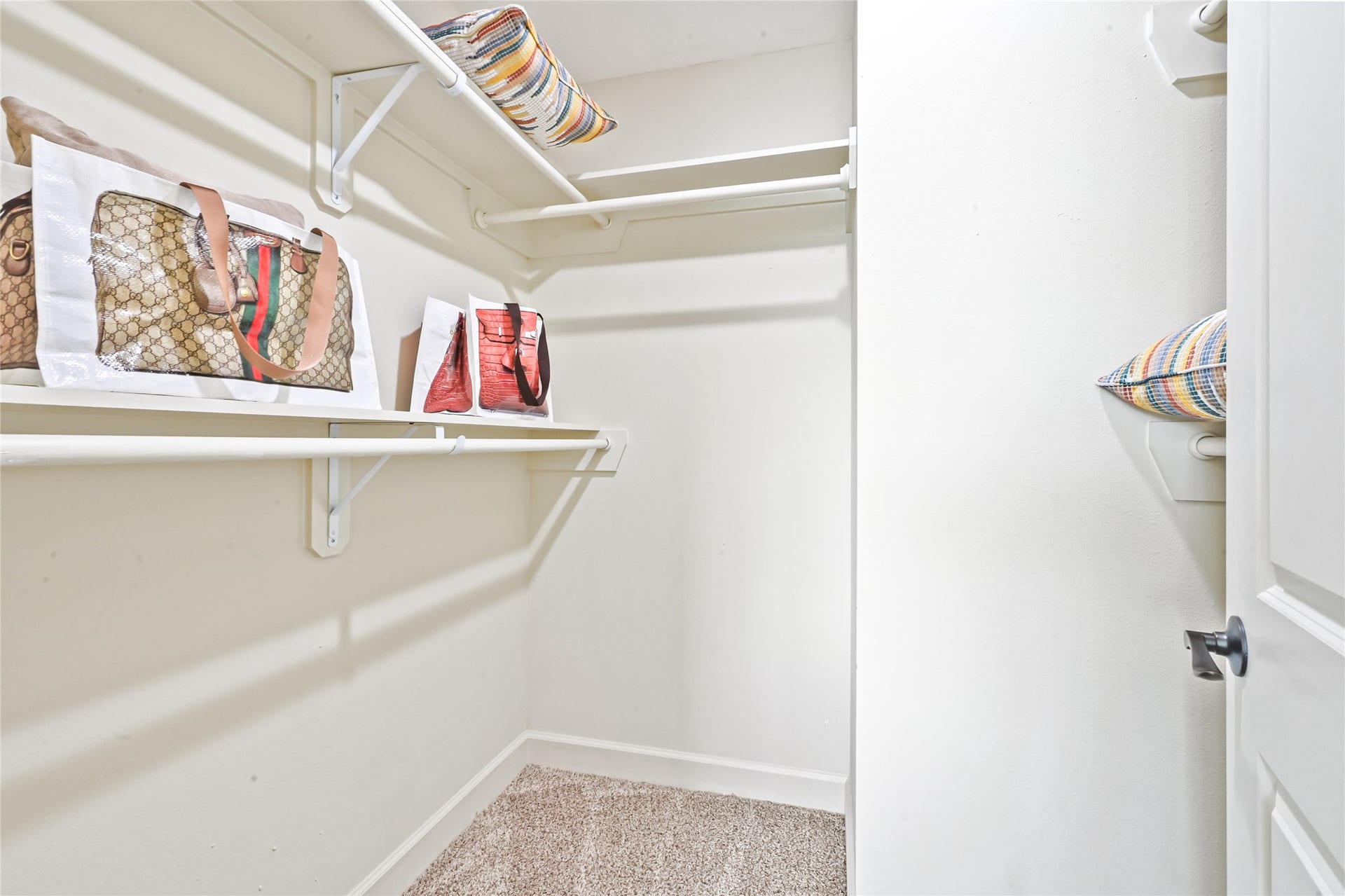 500 Legacy, #401, Alvin, TX 77511 Large closet
