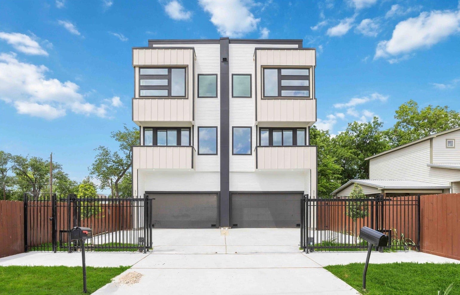 3103 Lelia Street, #B, Houston, TX 77026 Listing photos are of a neighboring unit and include professional staging. Staging, furniture, and dcor are not included with the property. Photos are intended to showcase the floor plan and design; actual finishes may vary.