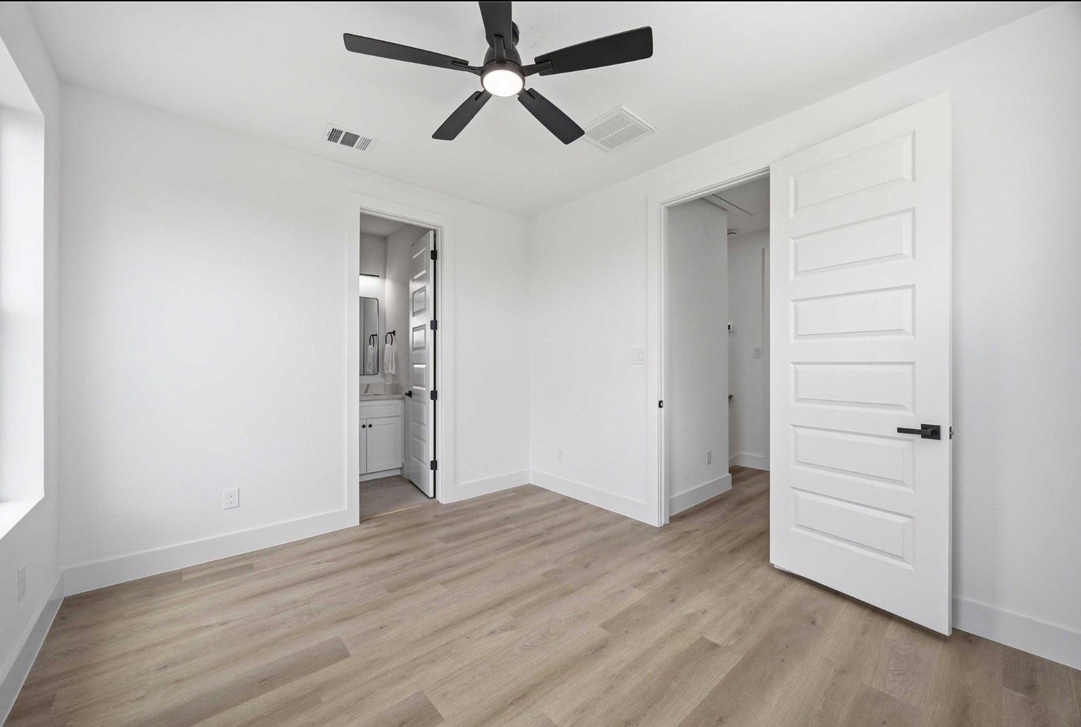 3103 Lelia Street, #B, Houston, TX 77026 Listing photos are of a neighboring unit and include professional staging. Staging, furniture, and dcor are not included with the property. Photos are intended to showcase the floor plan and design; actual finishes may vary.