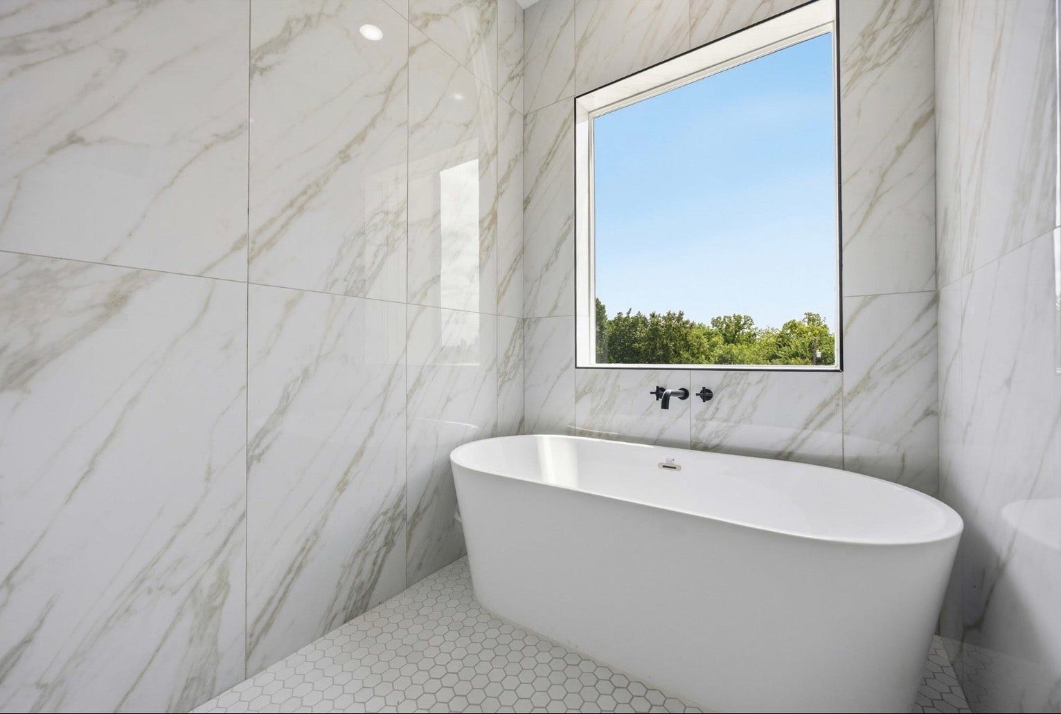 3103 Lelia Street, #B, Houston, TX 77026 Listing photos are of a neighboring unit and include professional staging. Staging, furniture, and dcor are not included with the property. Photos are intended to showcase the floor plan and design; actual finishes may vary.