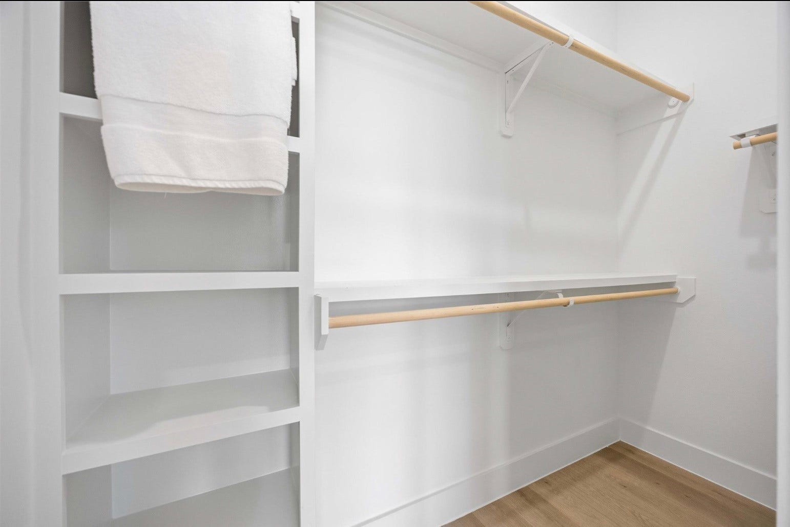3103 Lelia Street, #B, Houston, TX 77026 Listing photos are of a neighboring unit and include professional staging. Staging, furniture, and dcor are not included with the property. Photos are intended to showcase the floor plan and design; actual finishes may vary.