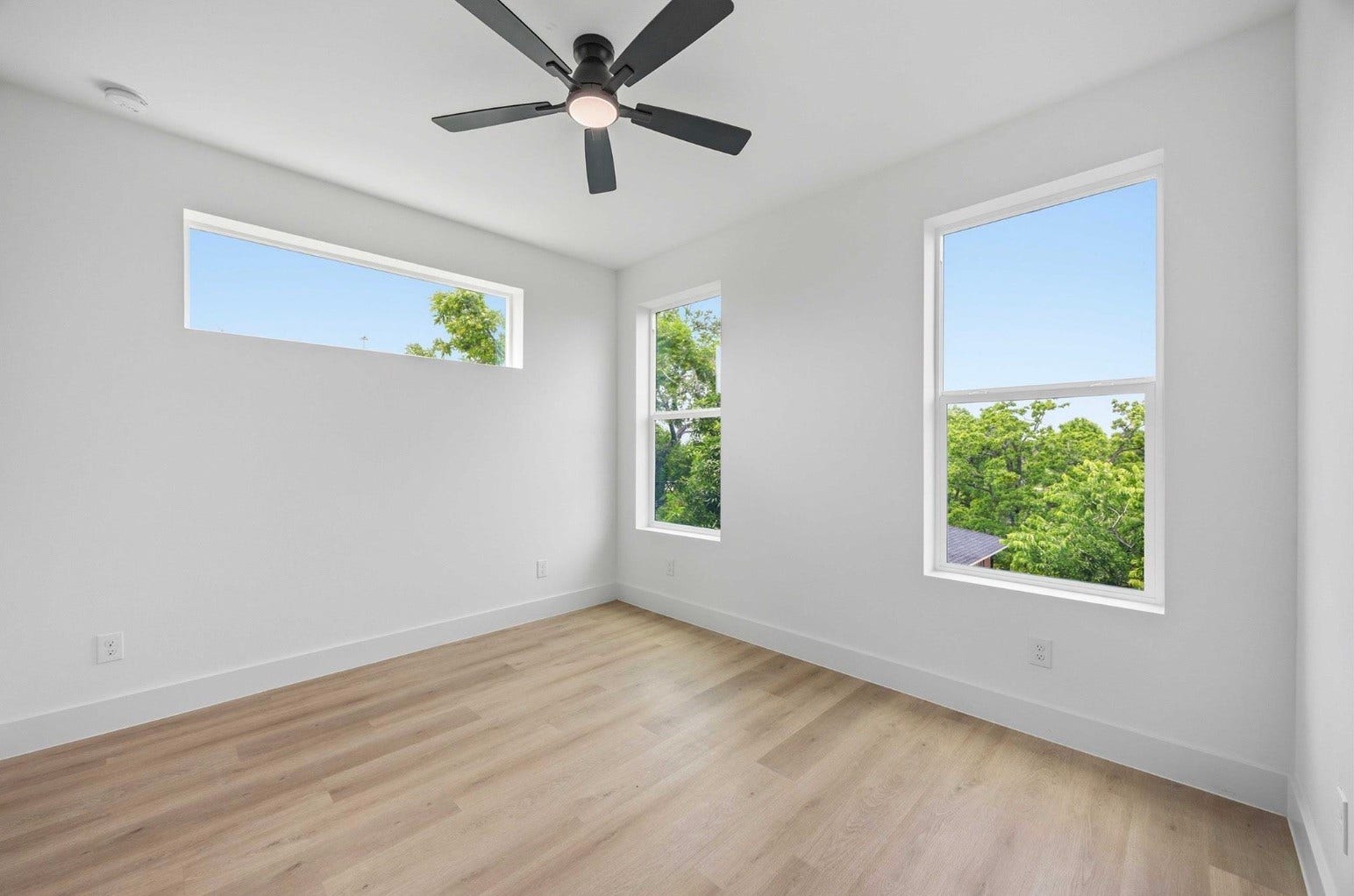 3103 Lelia Street, #B, Houston, TX 77026 Listing photos are of a neighboring unit and include professional staging. Staging, furniture, and dcor are not included with the property. Photos are intended to showcase the floor plan and design; actual finishes may vary.