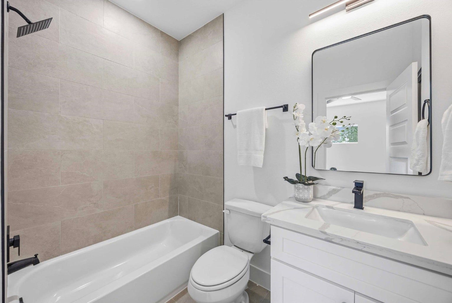 3103 Lelia Street, #B, Houston, TX 77026 Listing photos are of a neighboring unit and include professional staging. Staging, furniture, and dcor are not included with the property. Photos are intended to showcase the floor plan and design; actual finishes may vary.
