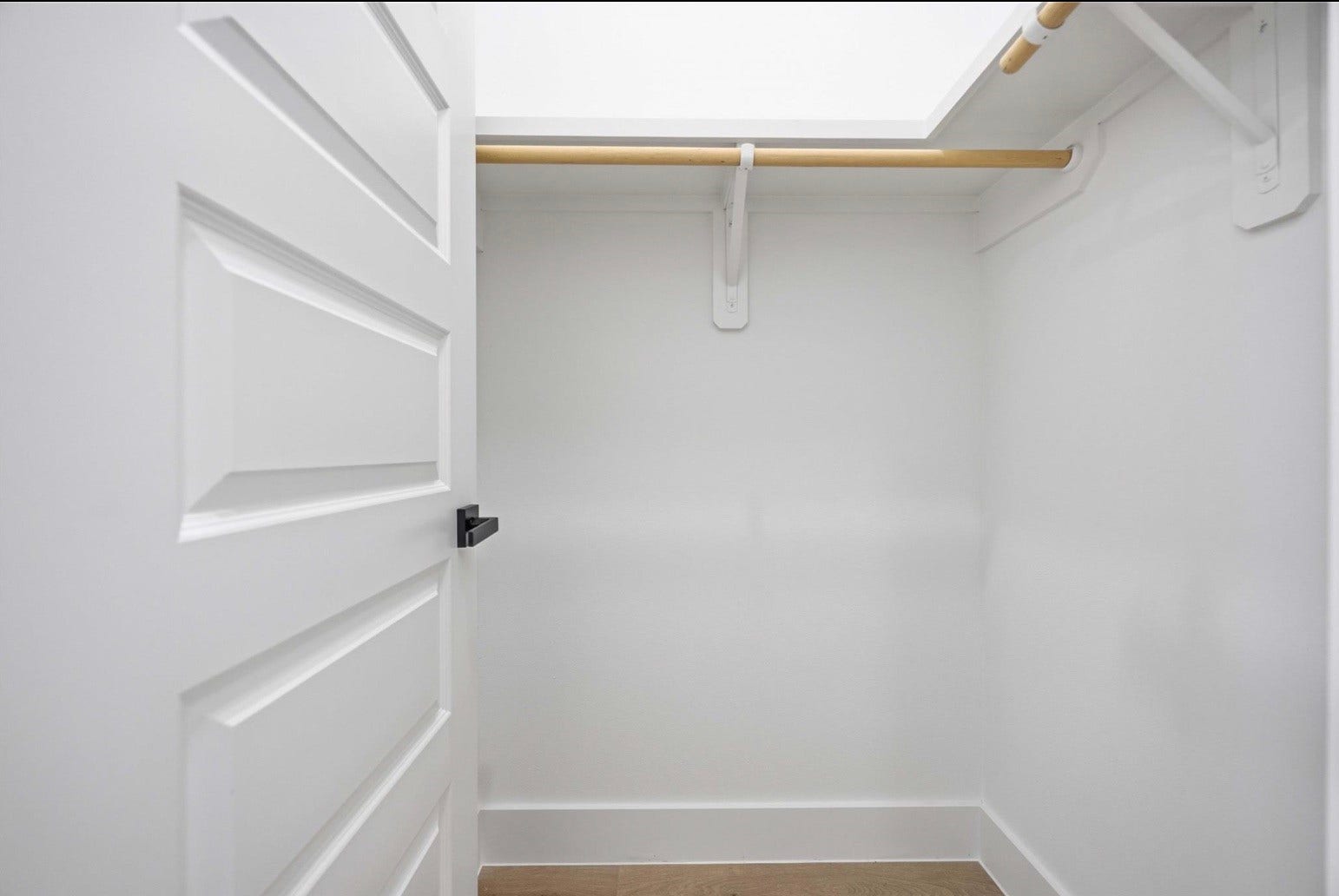3103 Lelia Street, #B, Houston, TX 77026 Listing photos are of a neighboring unit and include professional staging. Staging, furniture, and dcor are not included with the property. Photos are intended to showcase the floor plan and design; actual finishes may vary.