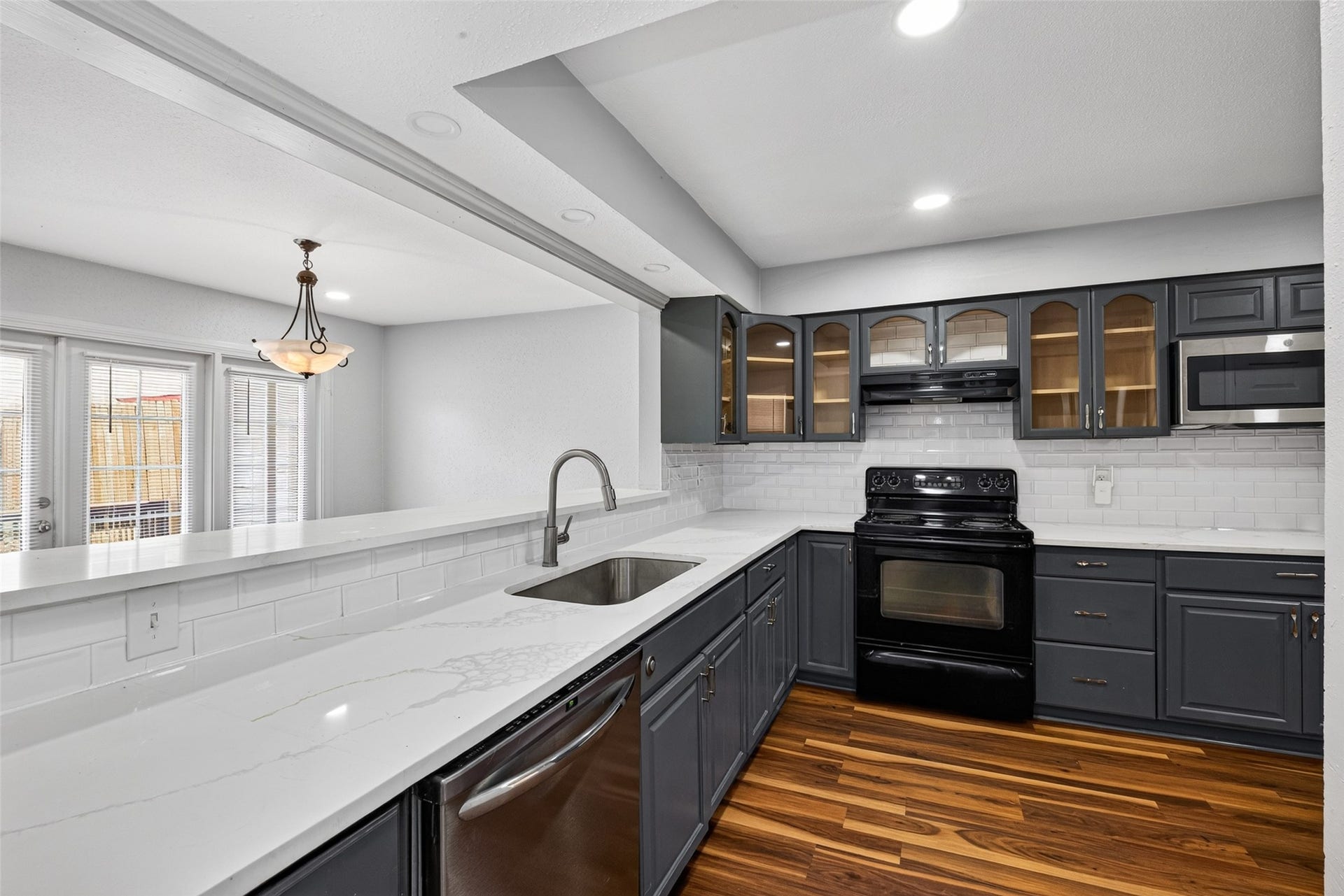 7365 Antoine Drive, Houston, TX 77088 7365 Antoine Drive, Houston, TX 77088