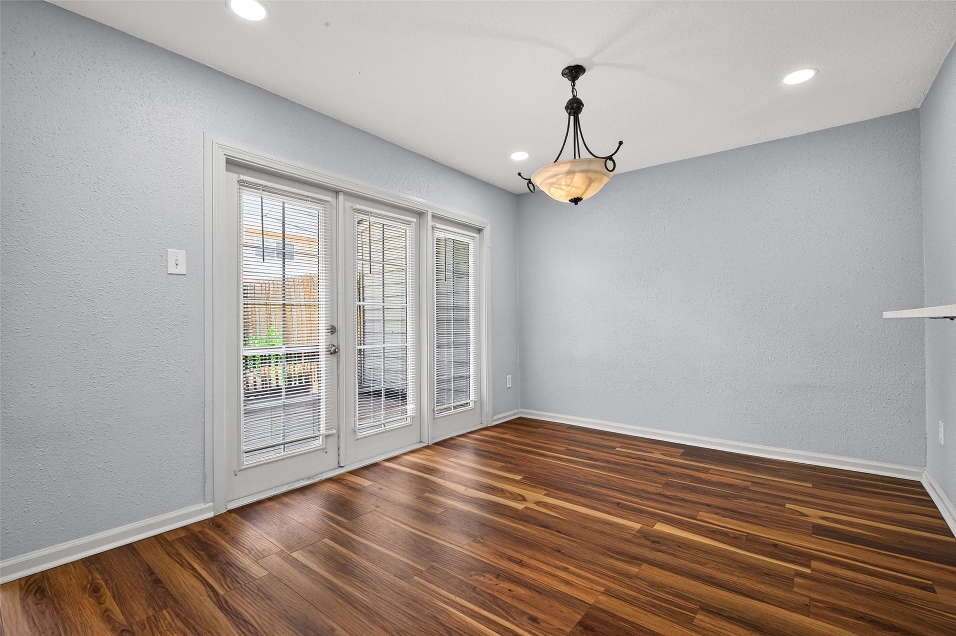 7365 Antoine Drive, Houston, TX 77088 7365 Antoine Drive, Houston, TX 77088