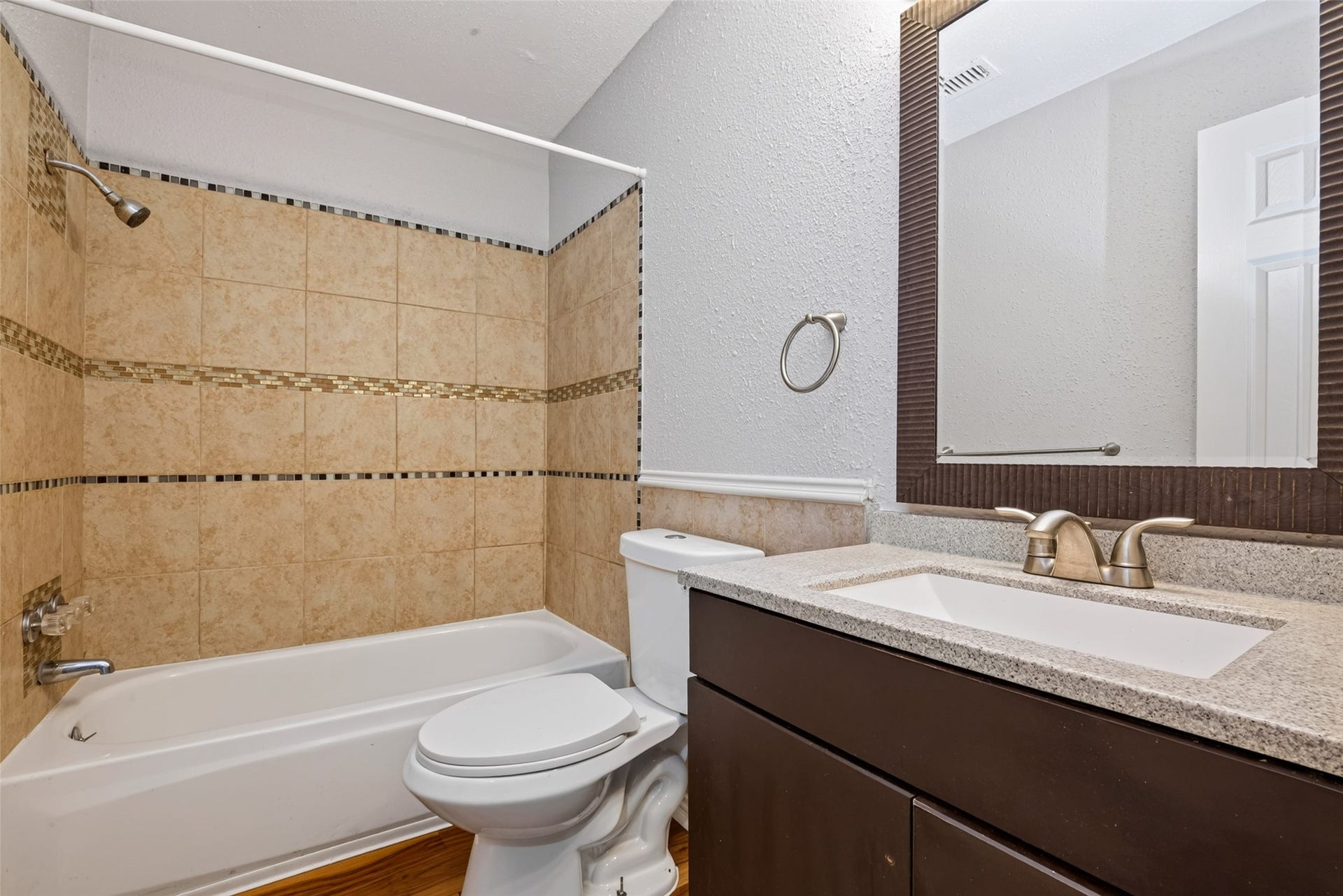 7365 Antoine Drive, Houston, TX 77088 Secondary Bathroom