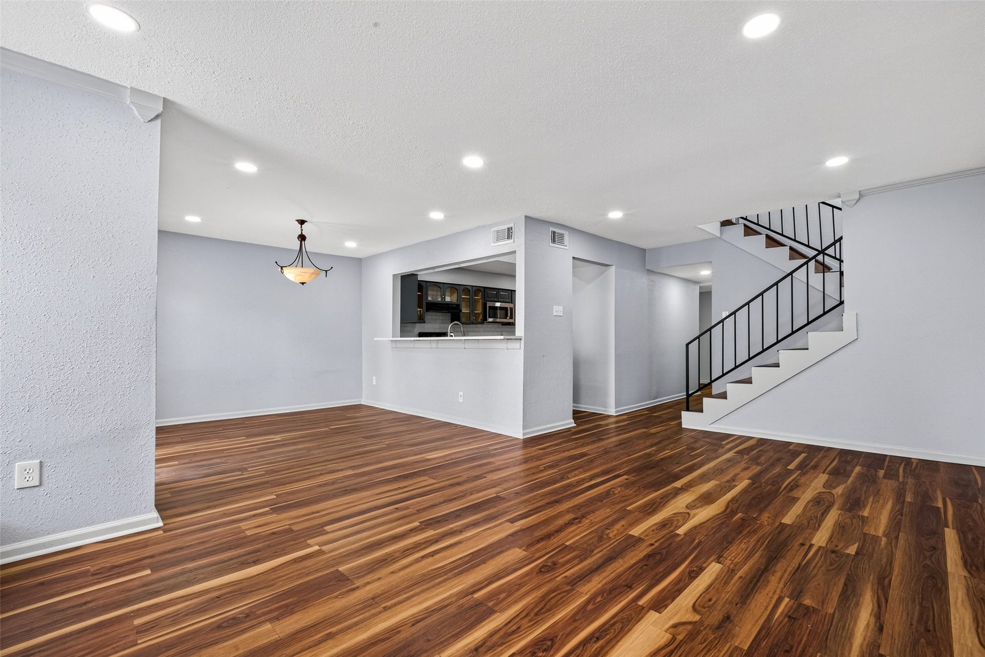 7365 Antoine Drive, Houston, TX 77088 7365 Antoine Drive, Houston, TX 77088