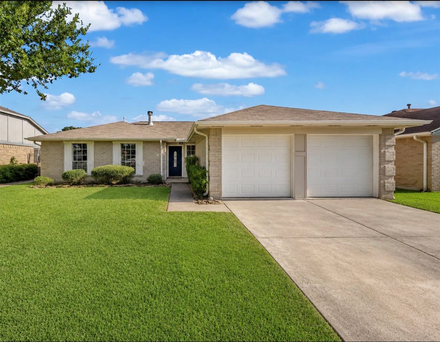 Property photo for 10836 Mesquite Drive, La Porte, TX