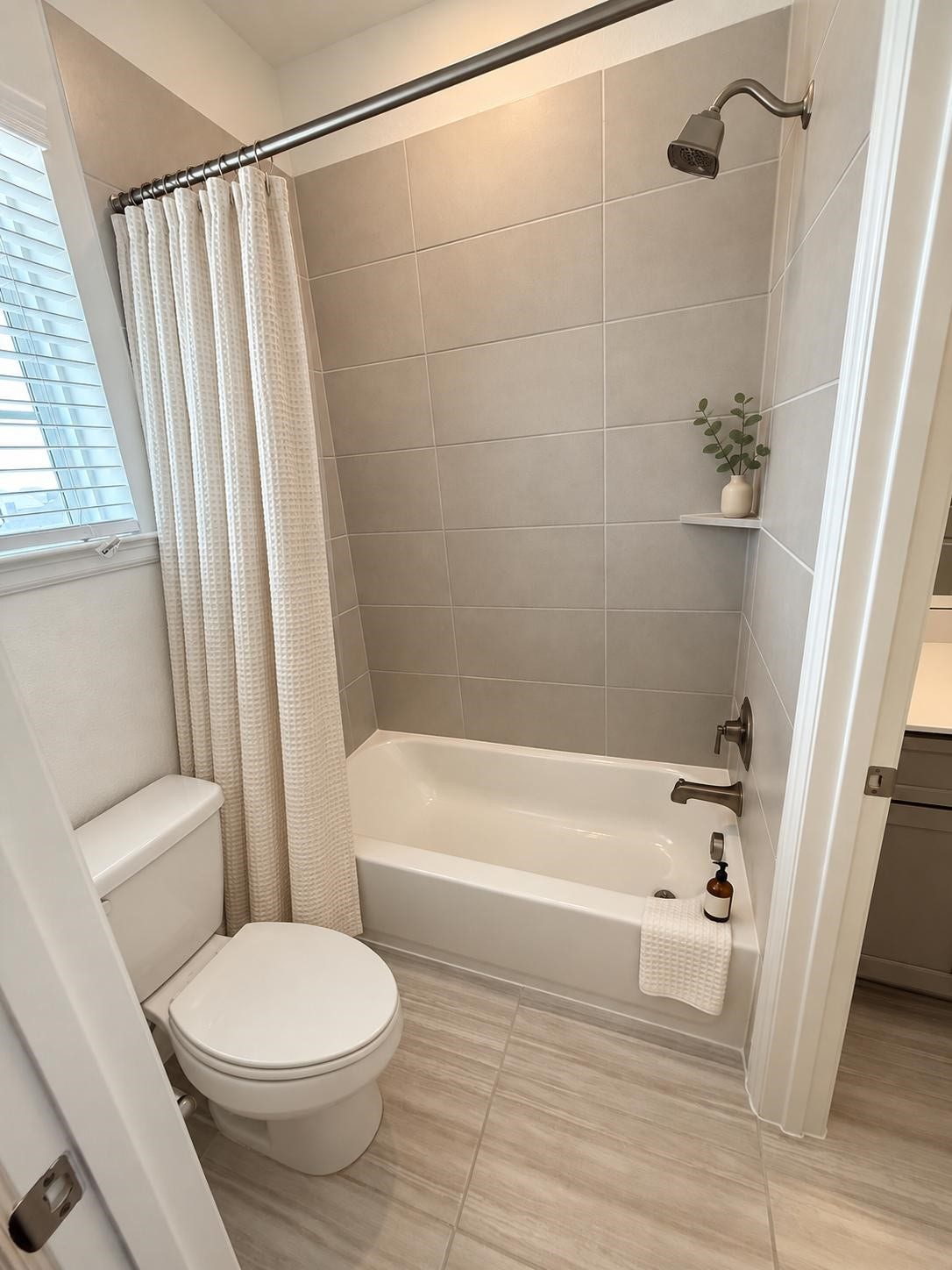 2319 Myrtle Manor Lane, Katy, TX 77493 Bathroom 5