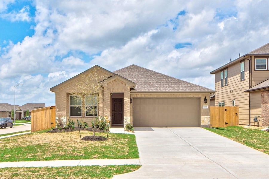 Property photo for 7034 Toluca Drive, Rosharon, TX