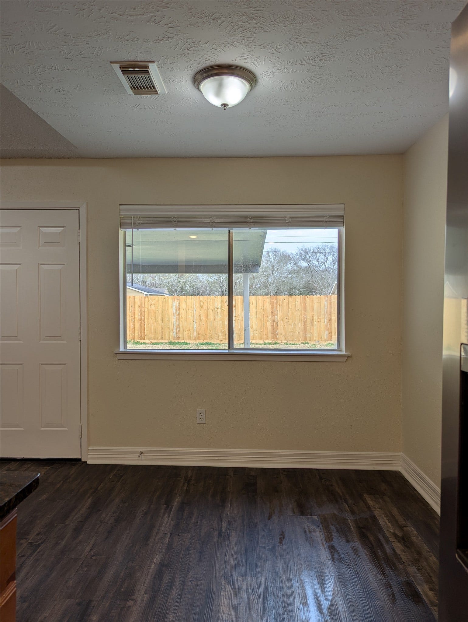 1601 Live Oak Hollow Street, Pearland, TX 77581 Breakfast/Eating Area