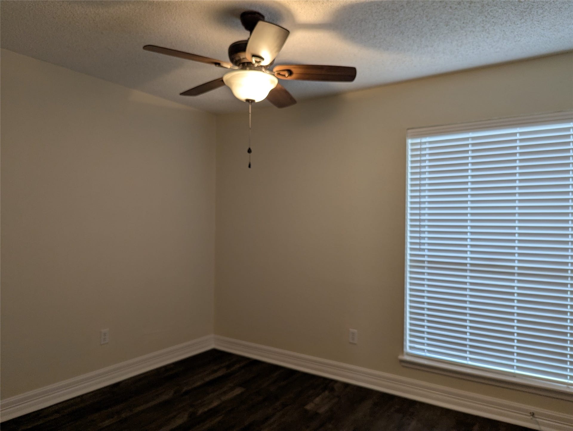 1601 Live Oak Hollow Street, Pearland, TX 77581 Bedroom