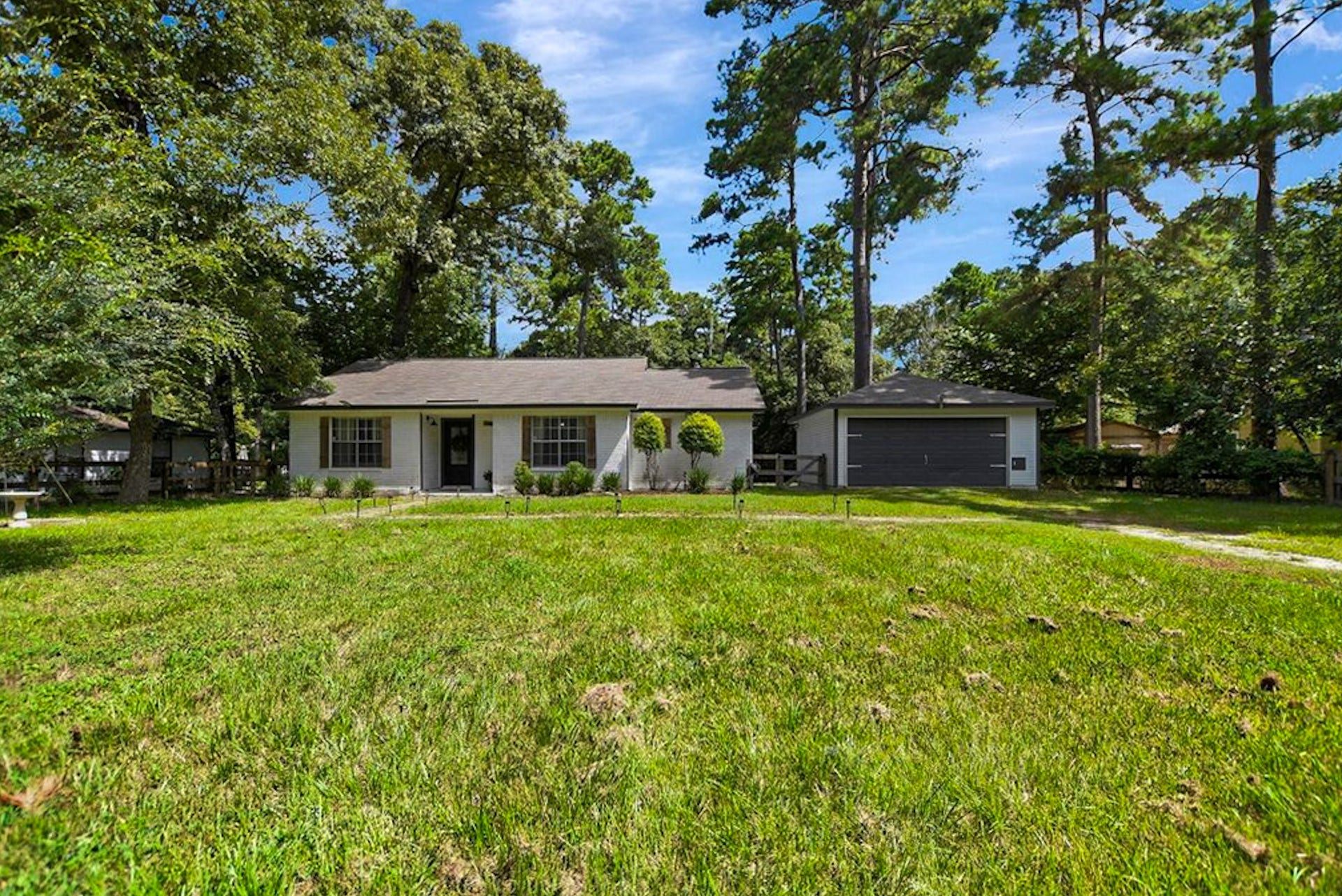 281 Greenbriar Drive, Magnolia, TX 77355 Charming 3 bedroom home on oversized lot