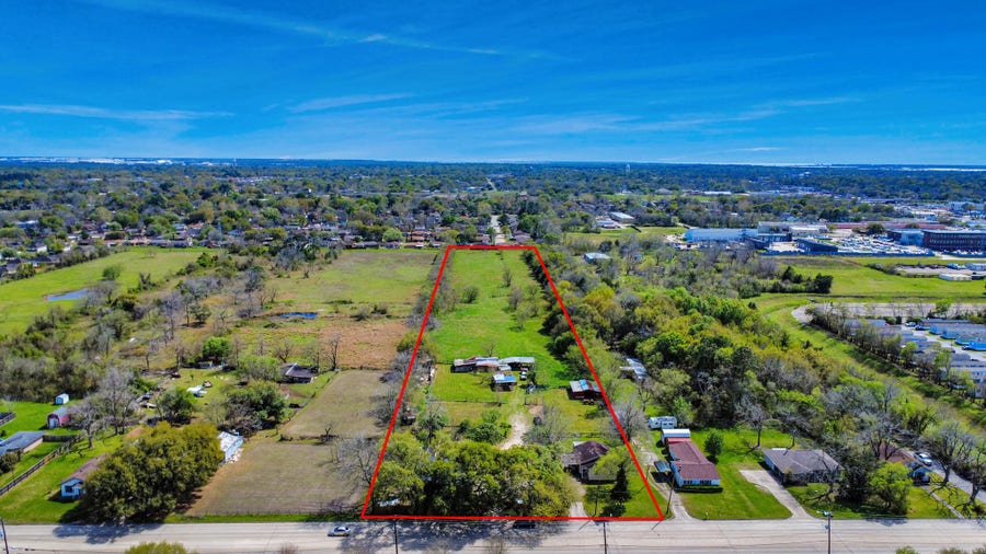 Property photo for 602 Massey Tompkins Road, Baytown, TX