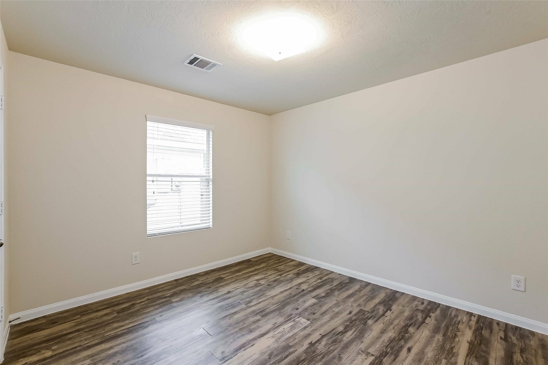 18818 Brescia Lane, Katy, TX 77449 Photos may be representative of the floor plan and not the exact home. Finishes, layout, and features of the actual property for lease may vary.