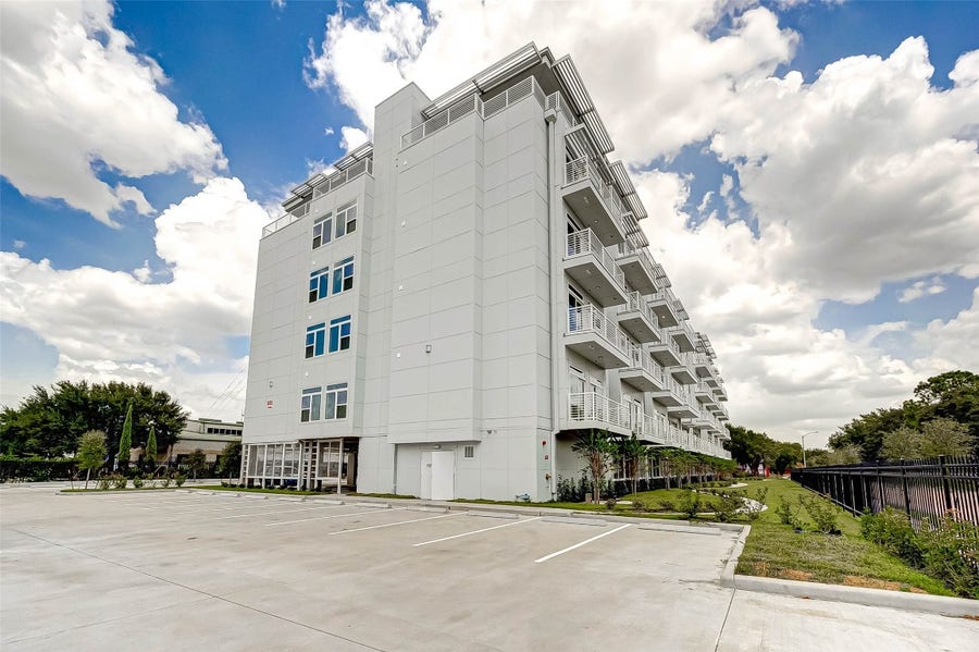 Property photo for 6955 Turtlewood Dr, #607, Houston, TX